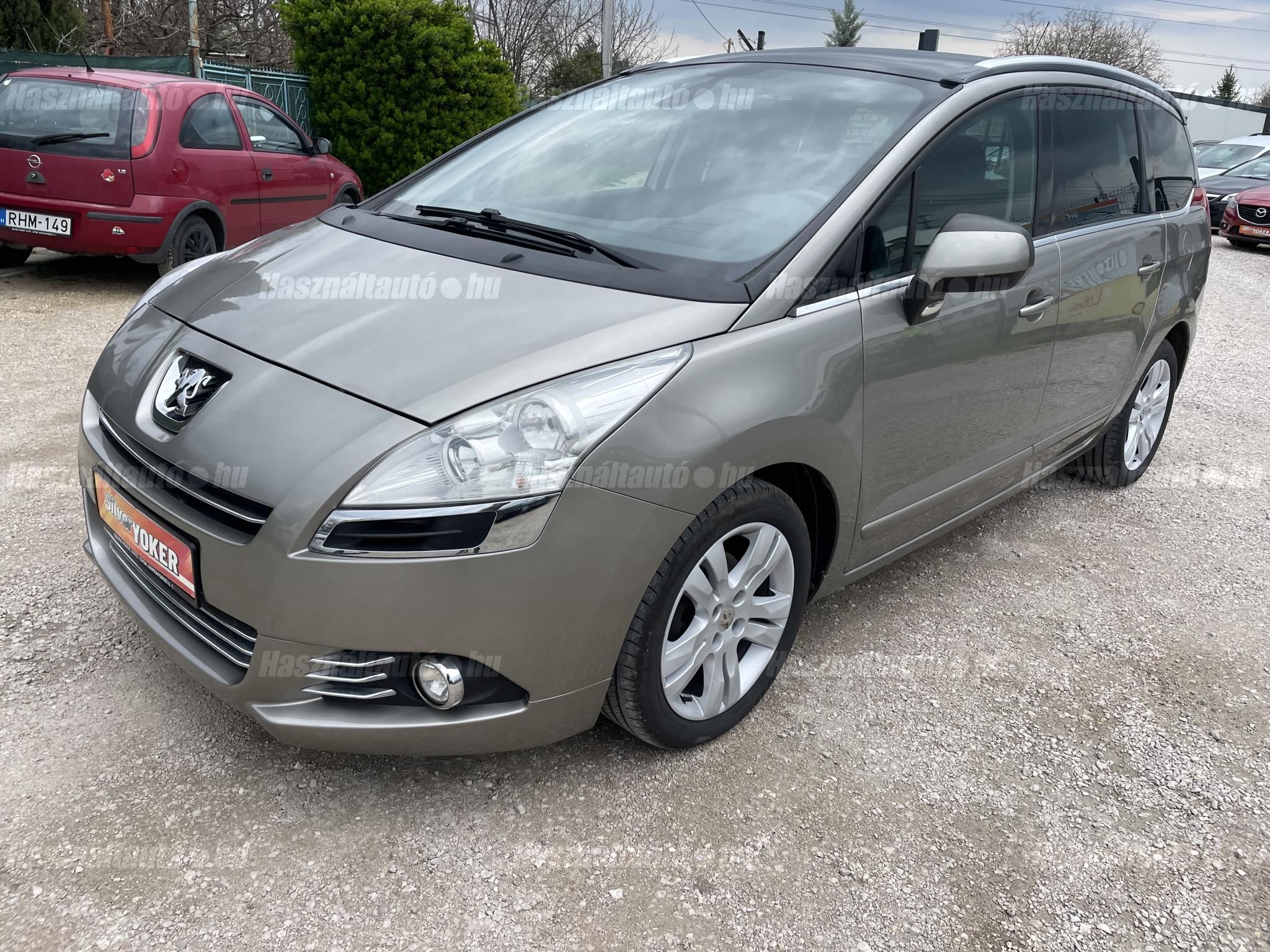 PEUGEOT 5008 2010/11 - 1