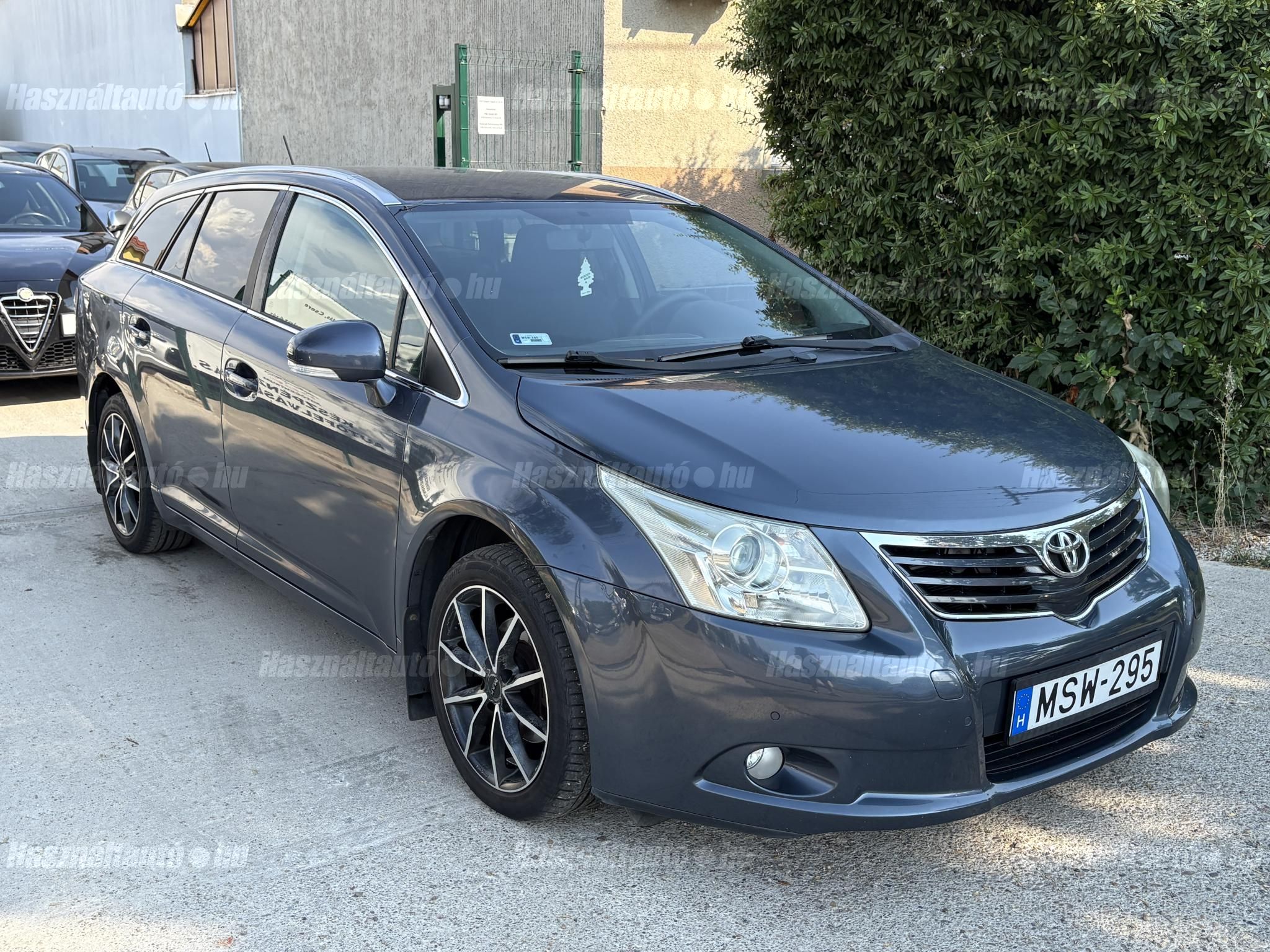 TOYOTA AVENSIS 2010/9 - 1