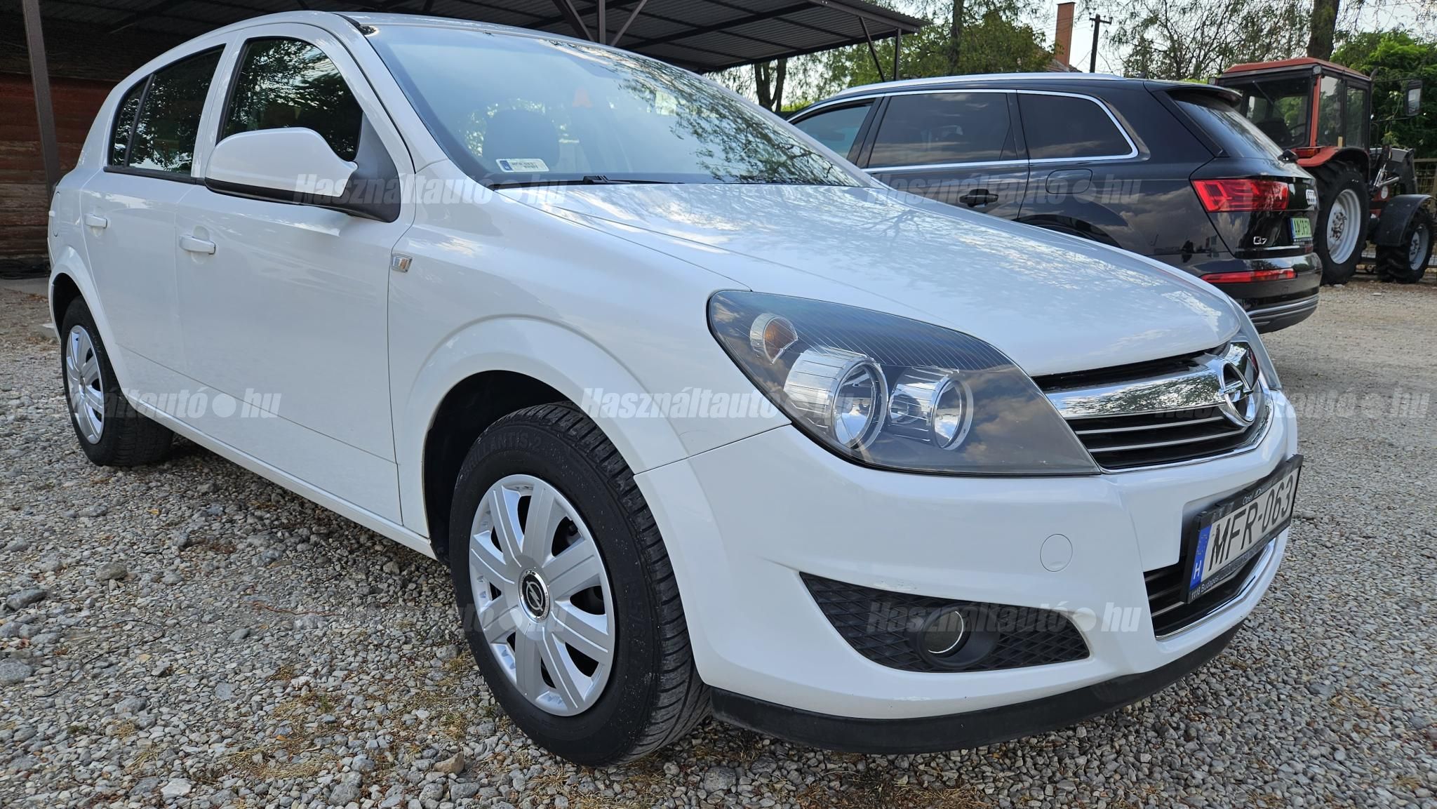 OPEL ASTRA H 2012/12 - 1
