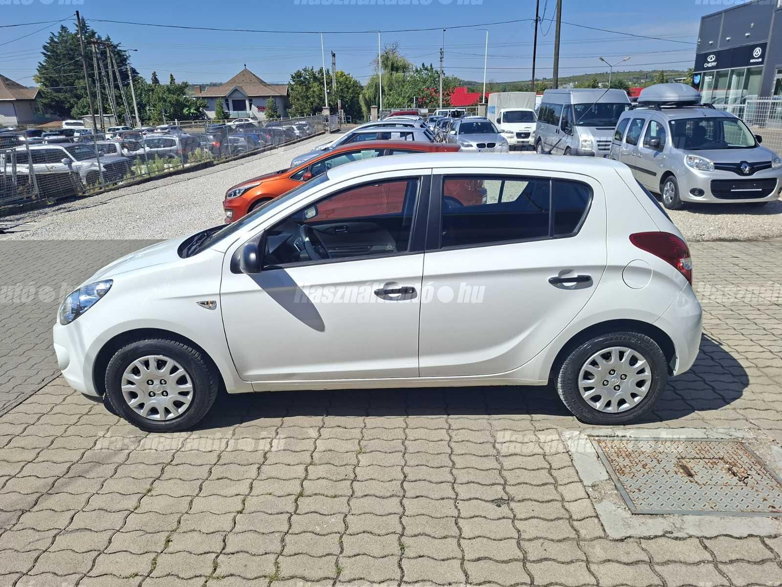 HYUNDAI I20 2010/5 - 1