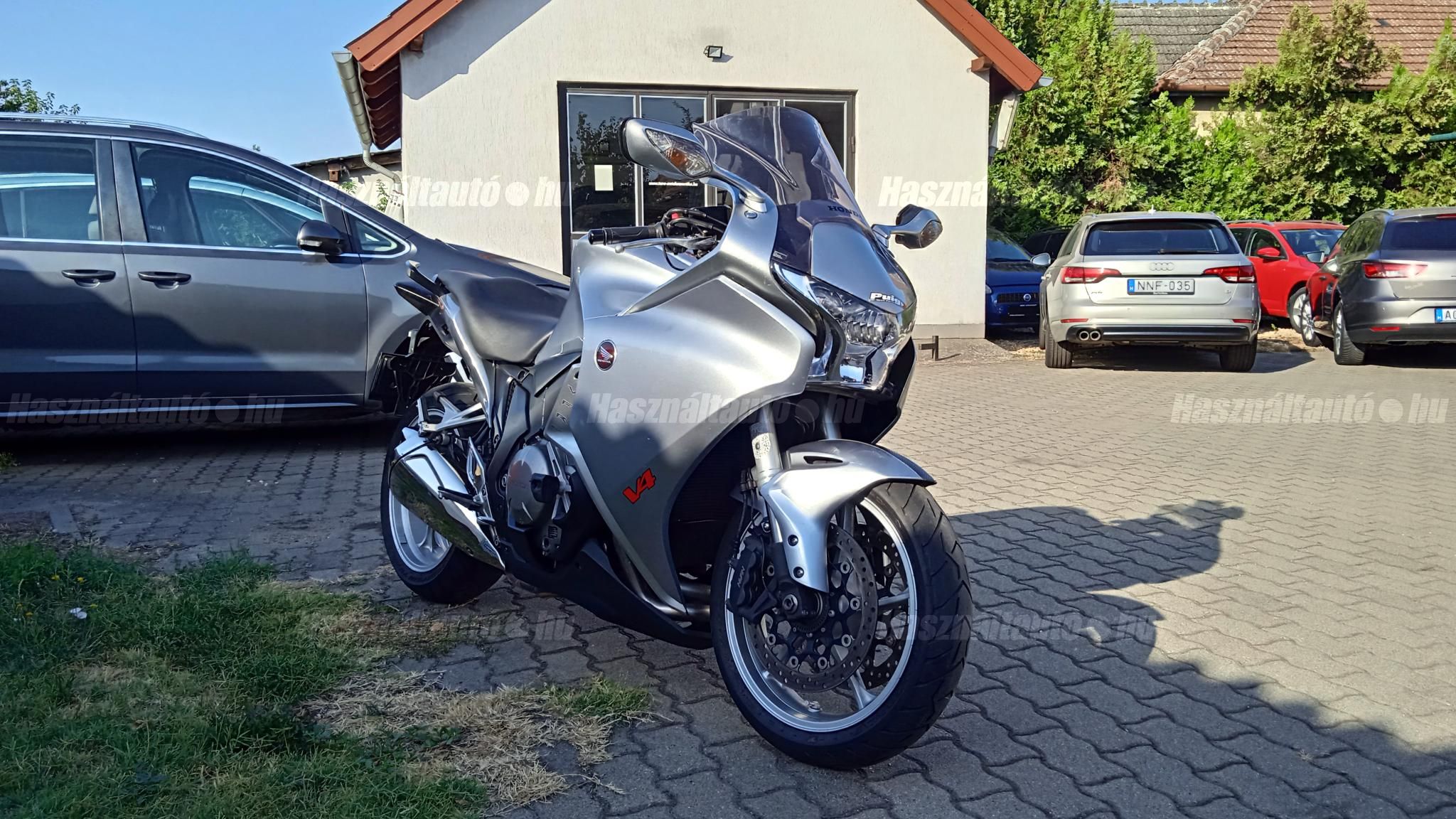 HONDA VFR 1200 F 2012/4 - 1