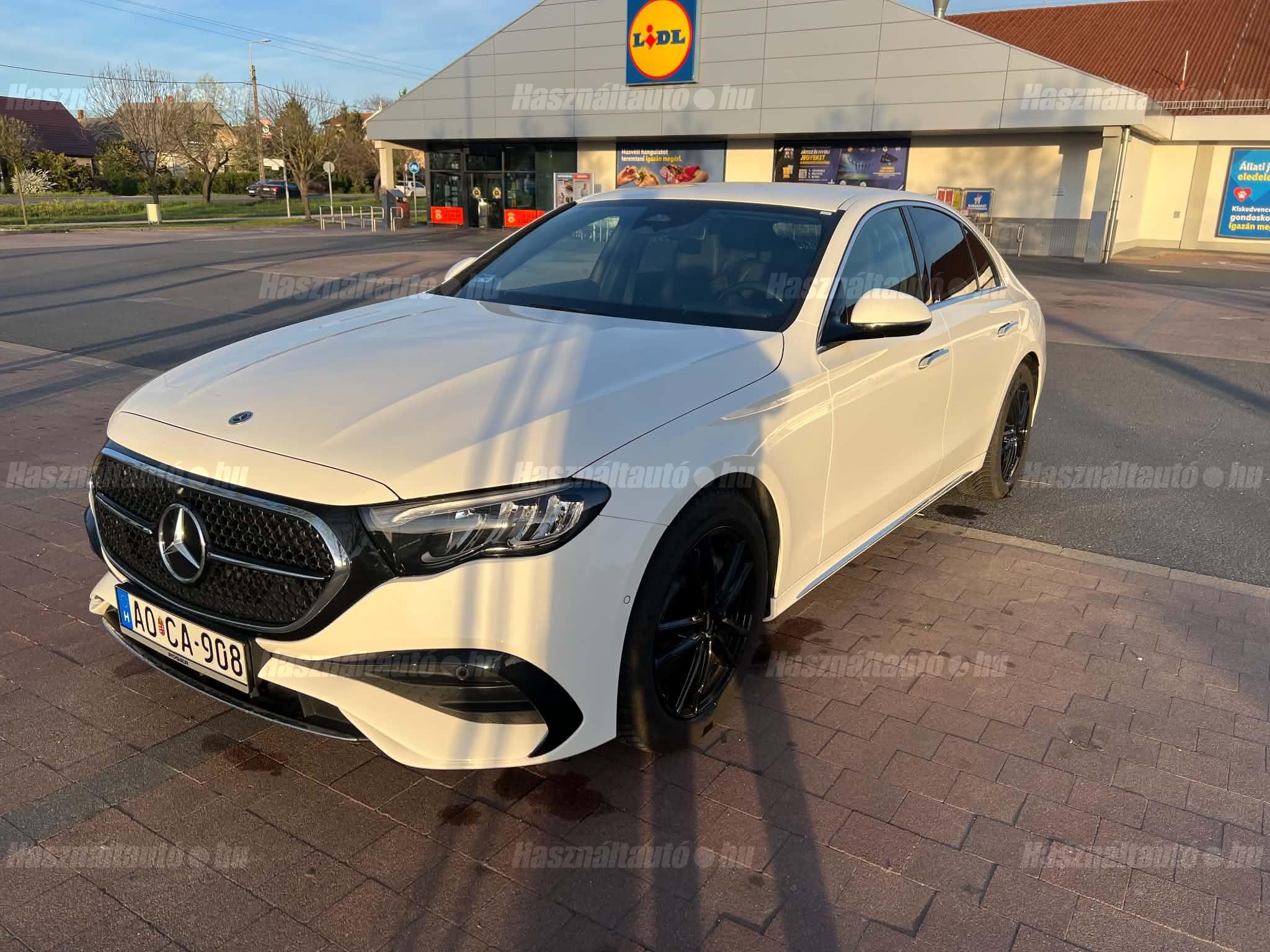 MERCEDES-BENZ E 200 2023/11 - 1