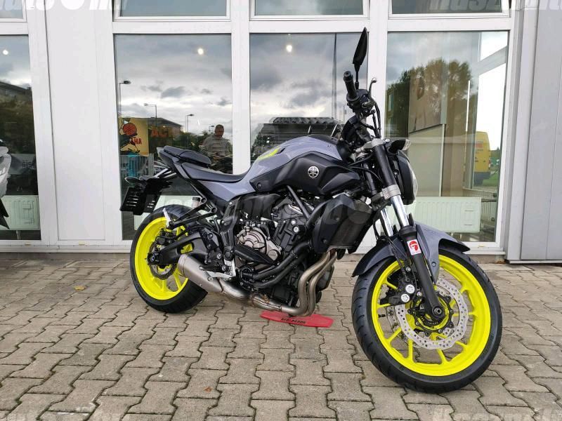 YAMAHA MT-07 2015 - 1