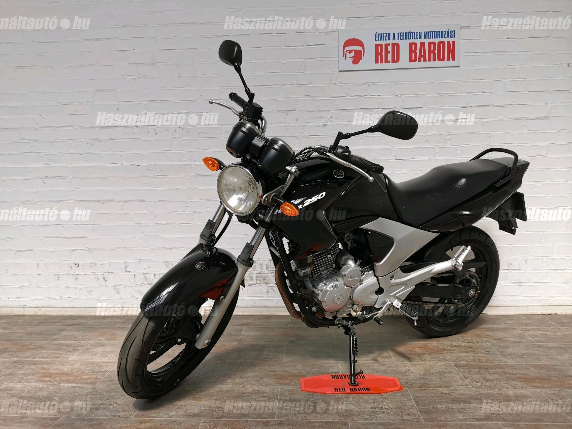 YAMAHA YBR 250 2011 - 1