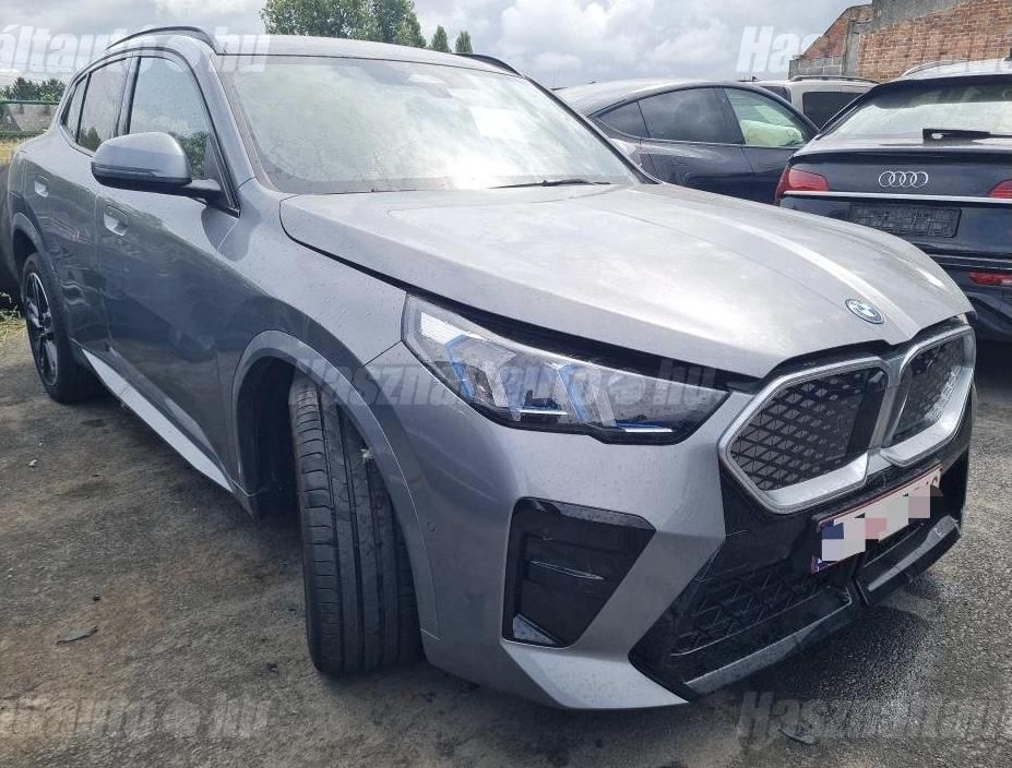 BMW IX2 2025/11 - 1