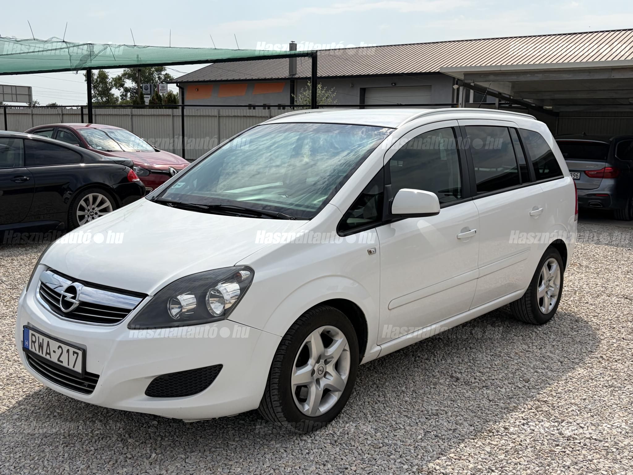 OPEL ZAFIRA B 2013/3 - 1