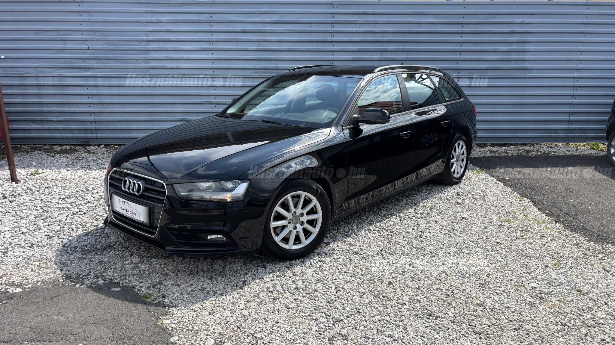 AUDI A4 2012/2 - 1