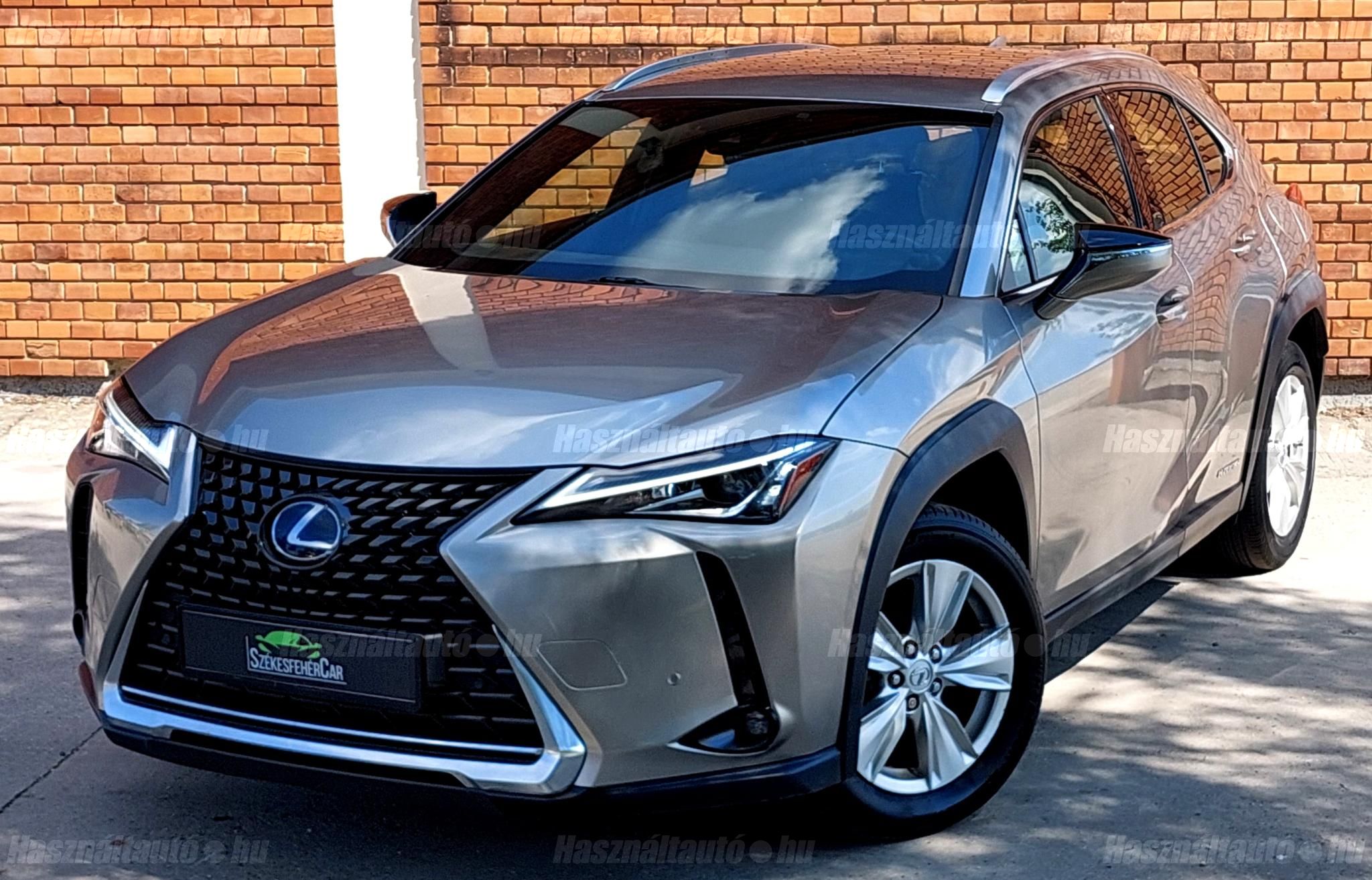 LEXUS UX 2019/8 - 1