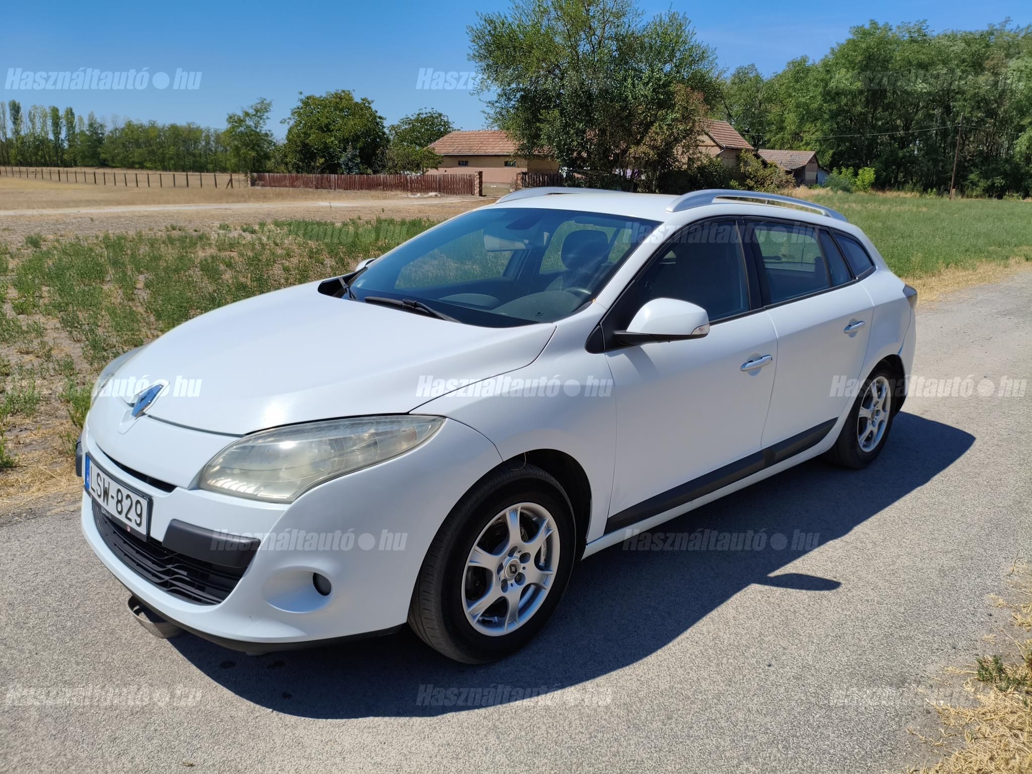 RENAULT MEGANE 2010 - 1