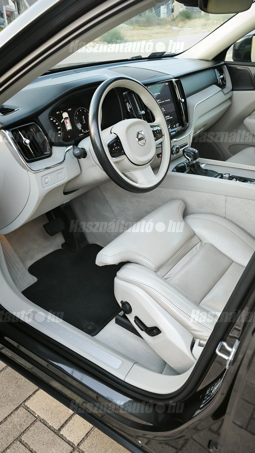 VOLVO XC60 2019/9 - 1