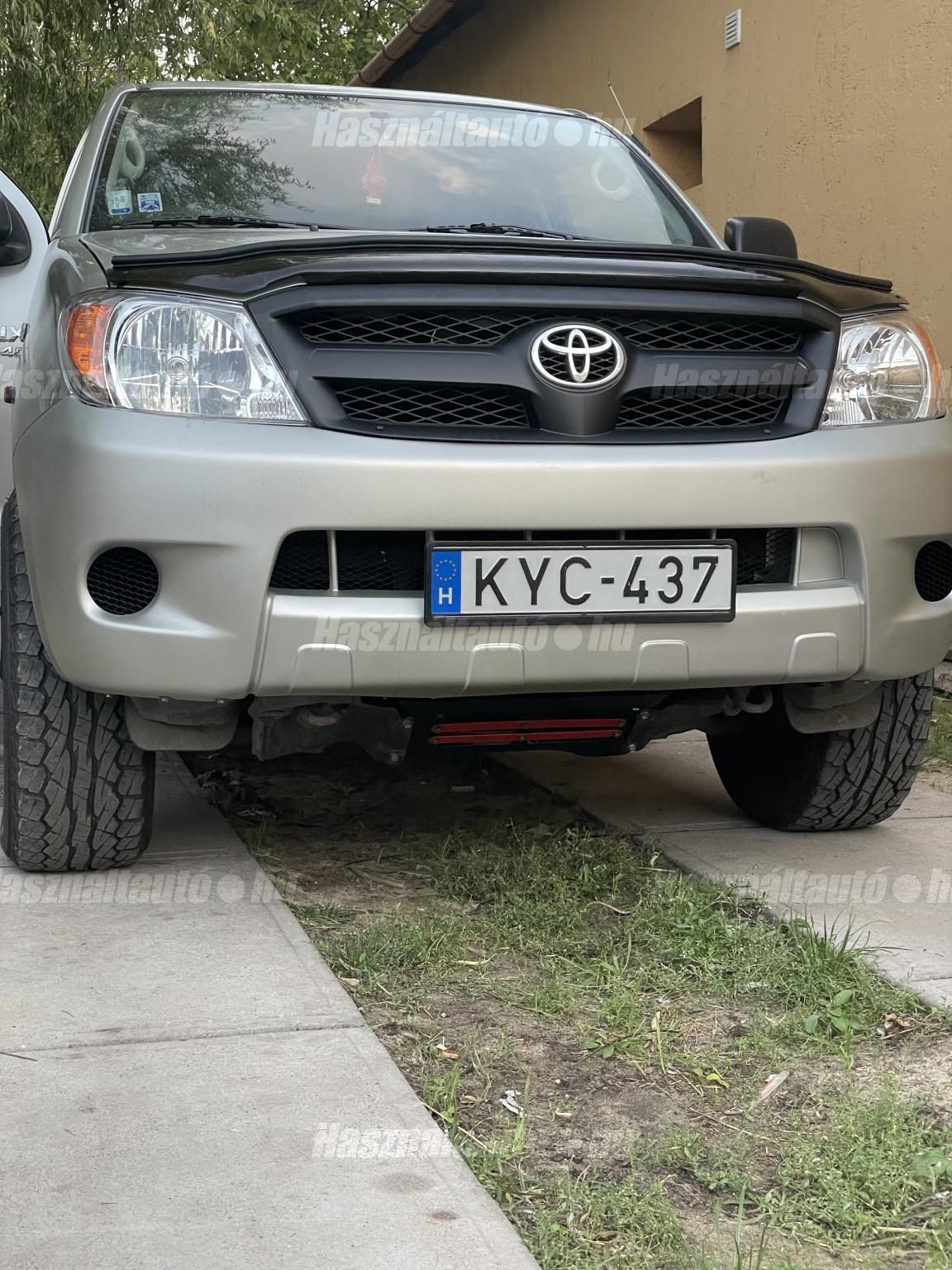 TOYOTA HILUX 2007/9 - 1