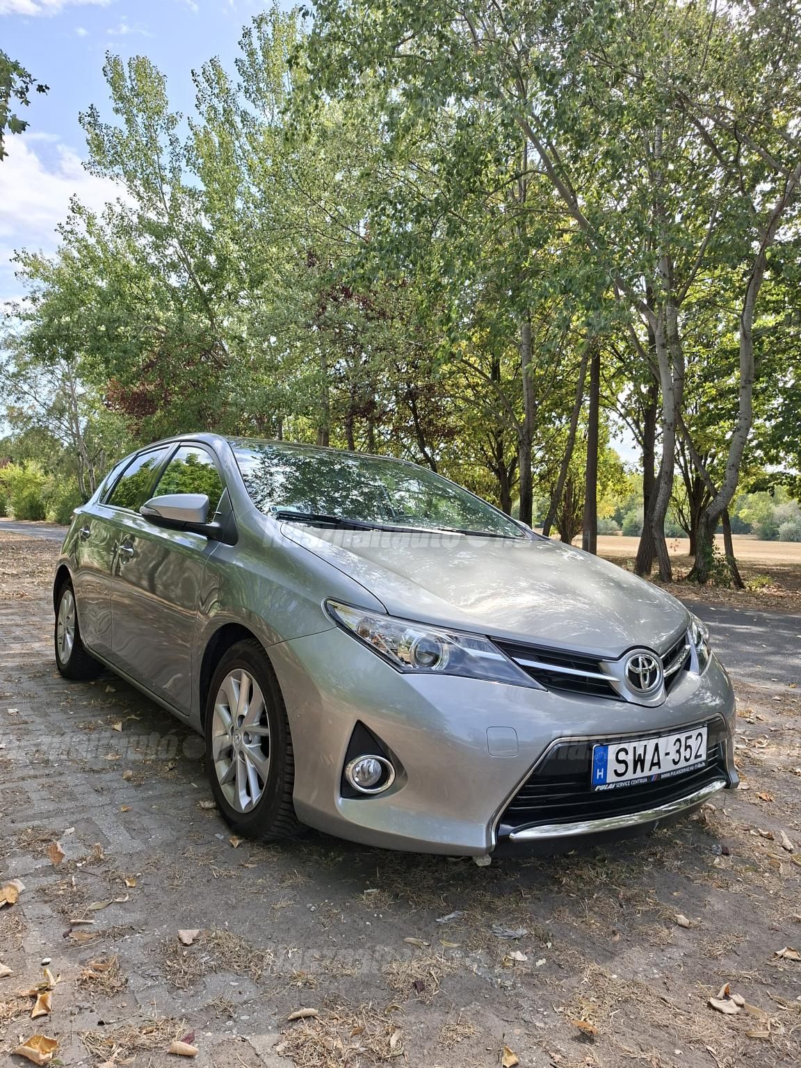TOYOTA AURIS 2013/9 - 1