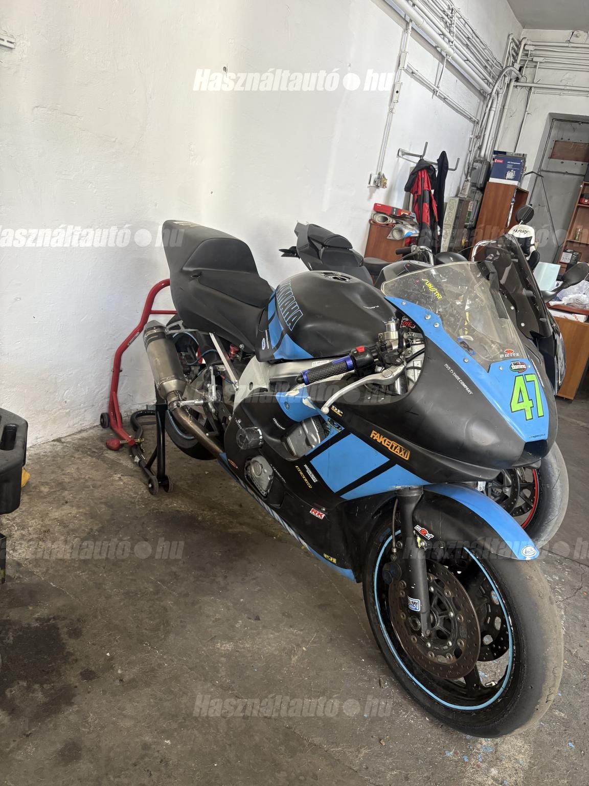 YAMAHA YZF R6 2001/4 - 1