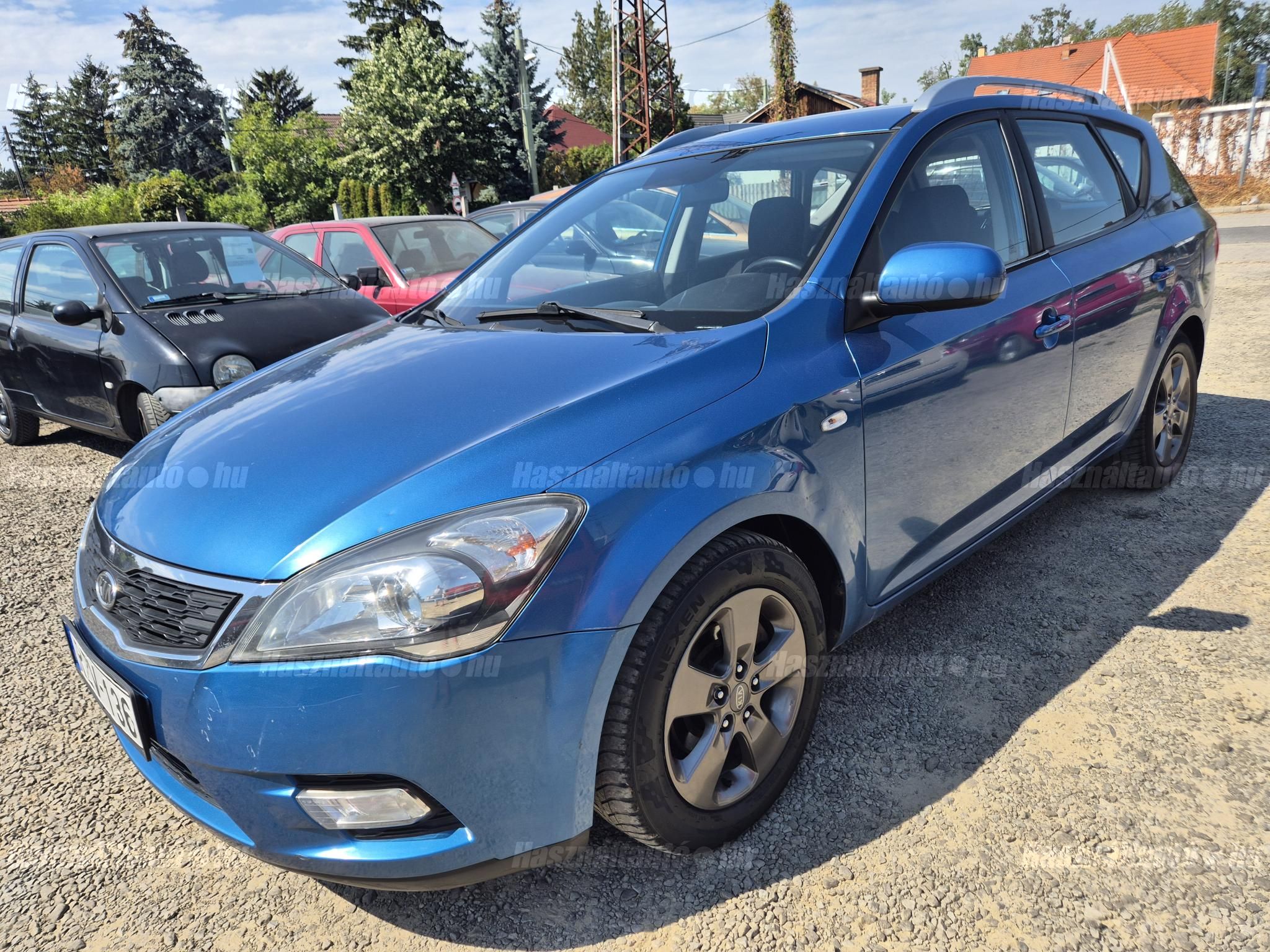 KIA CEE'D 2010/6 - 1