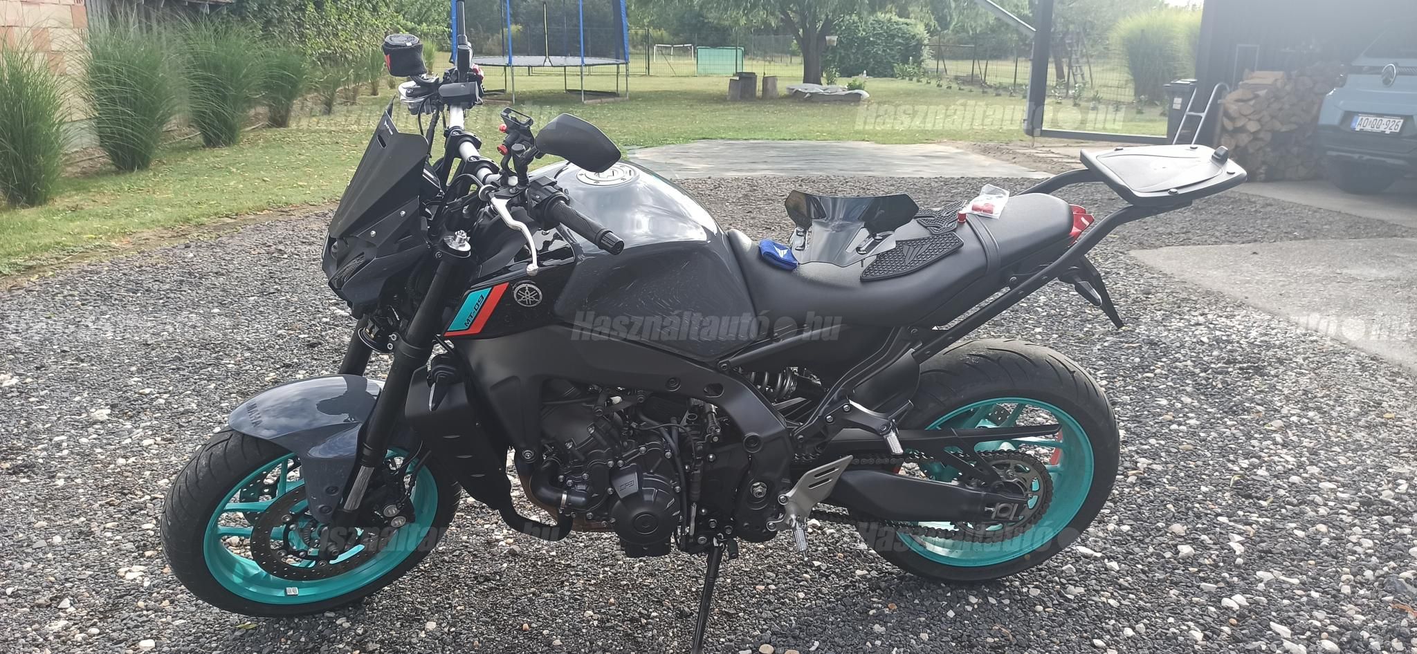 YAMAHA MT-09 2023/4 - 1