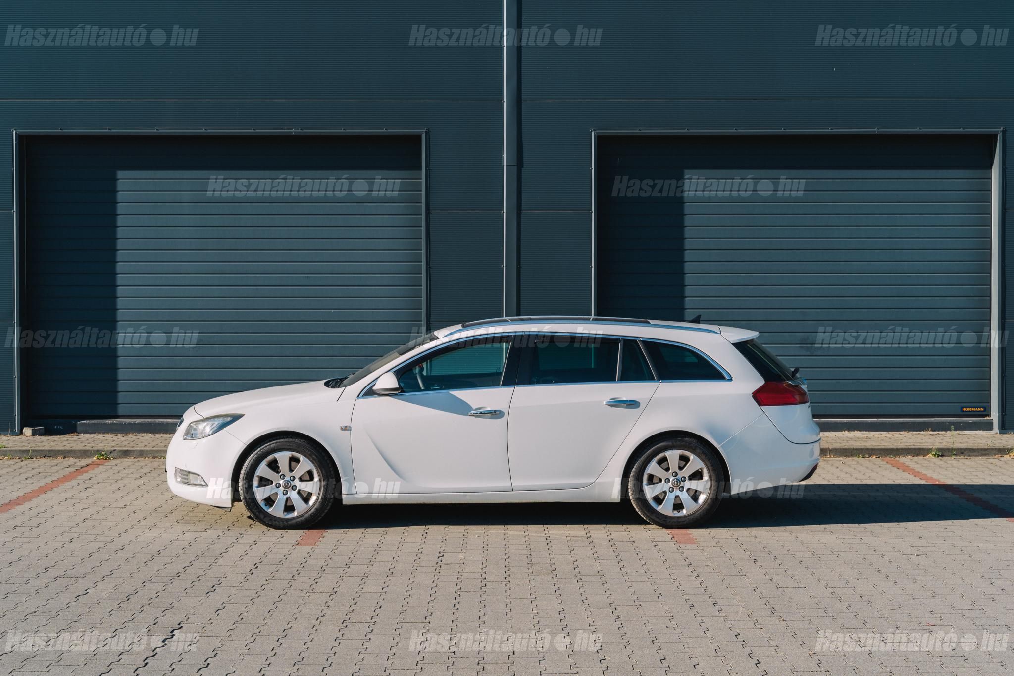 OPEL INSIGNIA 2011/3 - 1