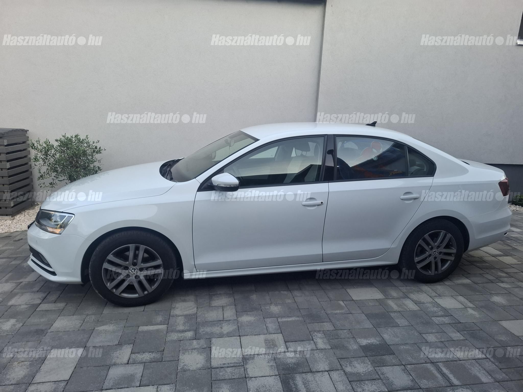 VOLKSWAGEN JETTA VI 2017/5 - 1