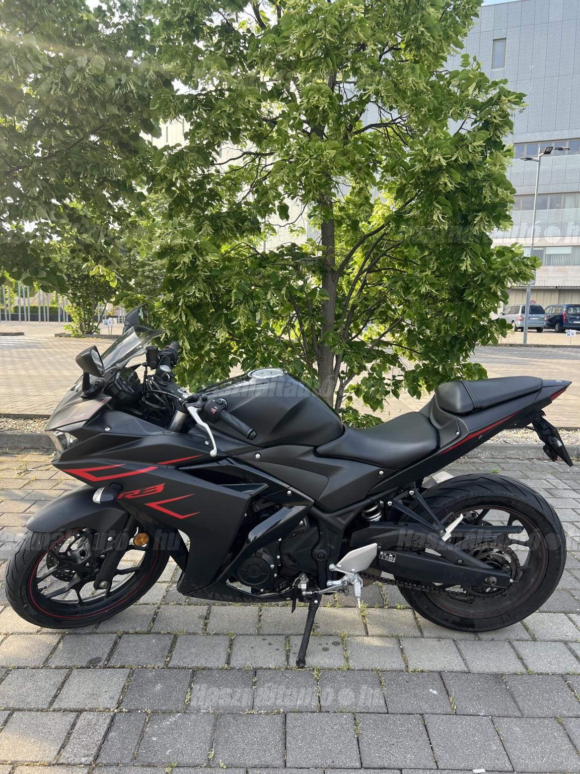 YAMAHA YZF R3 2018 - 1
