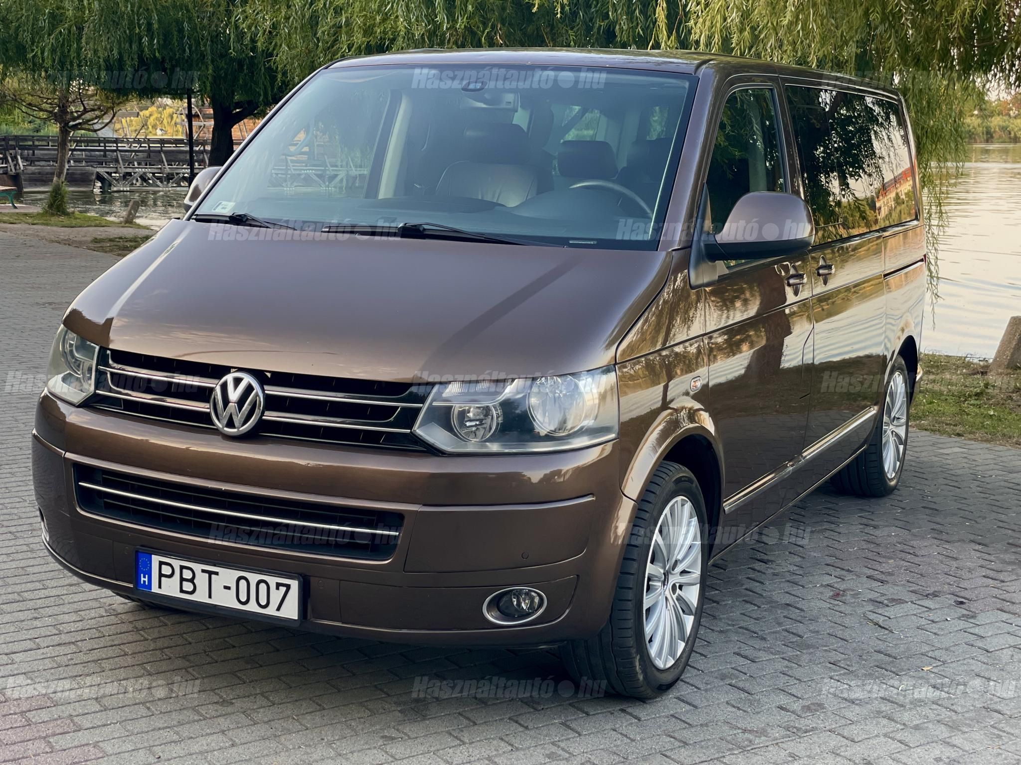 VOLKSWAGEN MULTIVAN 2010/8 - 1