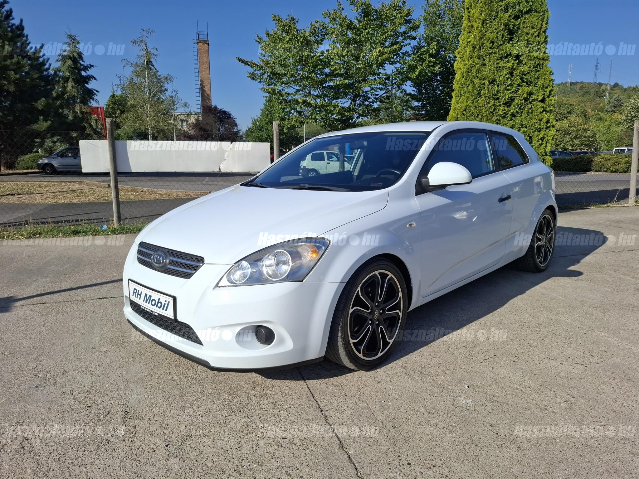 KIA CEE'D 2009/5 - 1