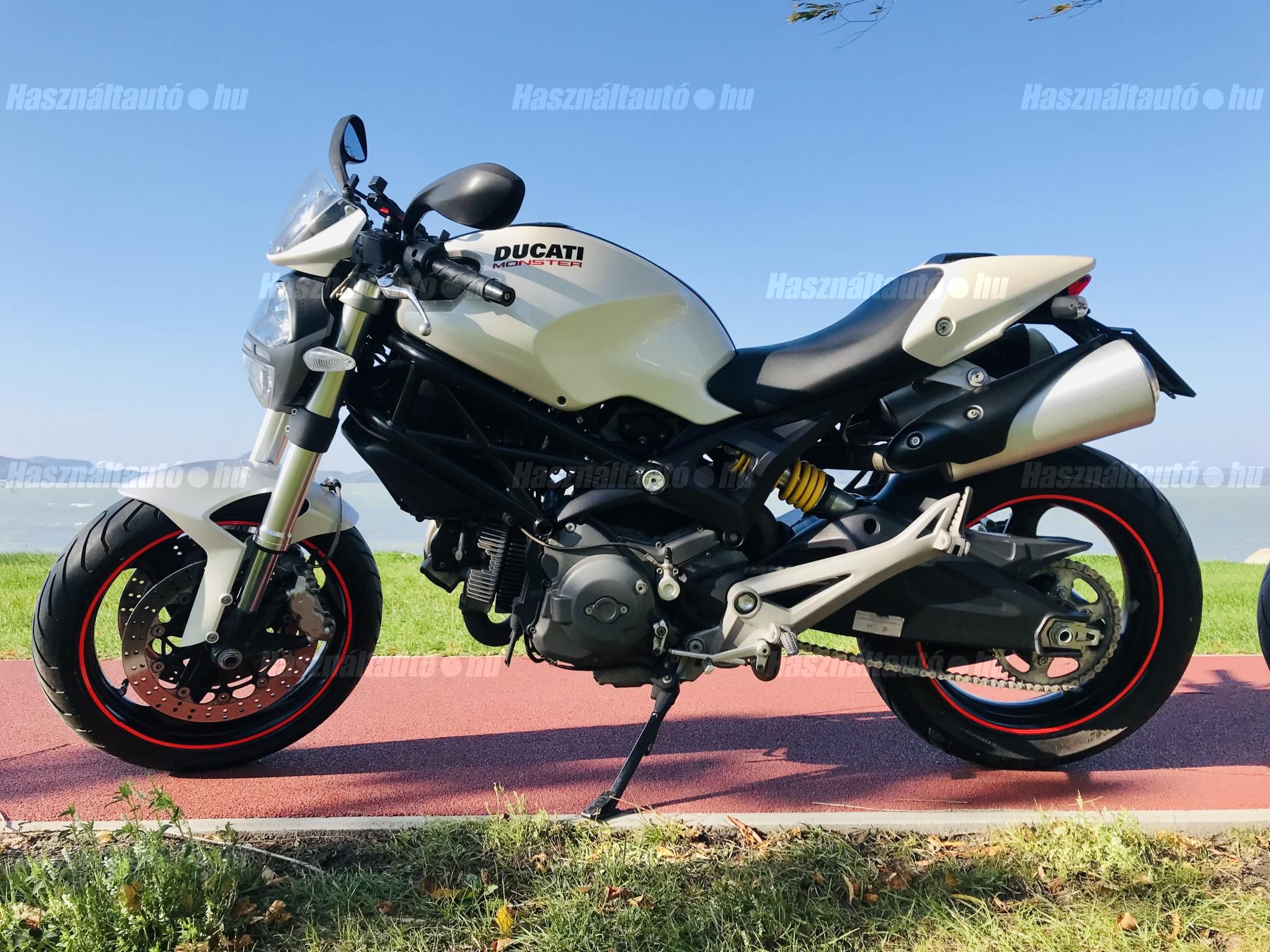 DUCATI MONSTER 696 2010/4 - 1