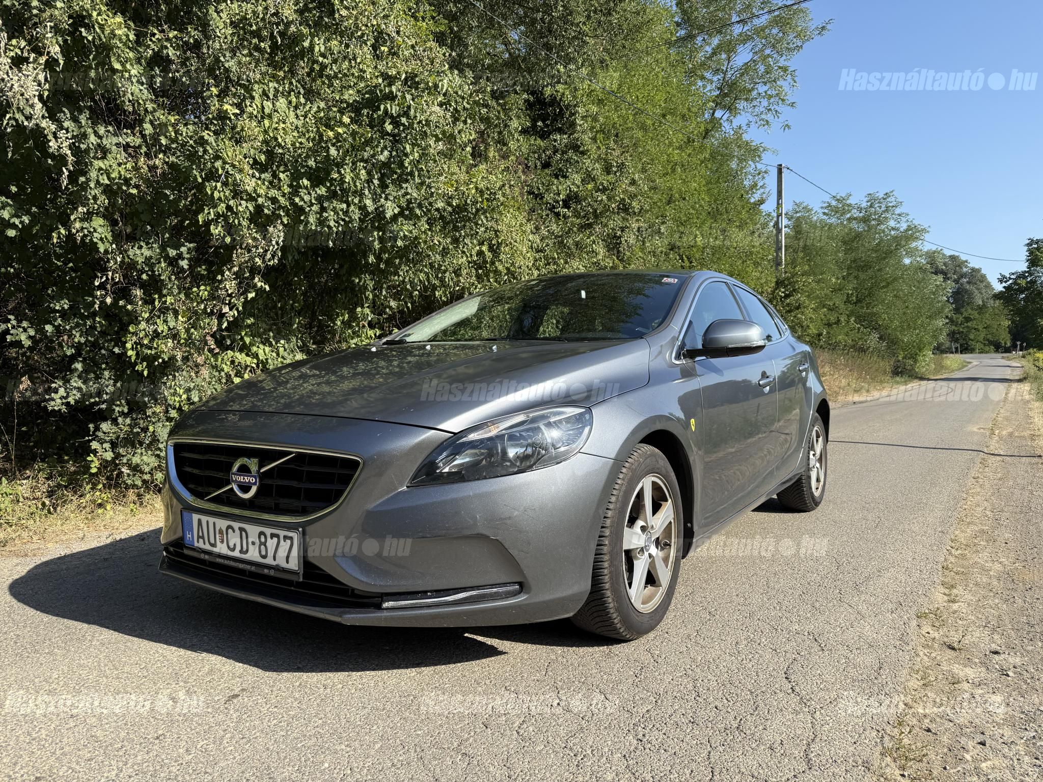 VOLVO V40 2014/6 - 1