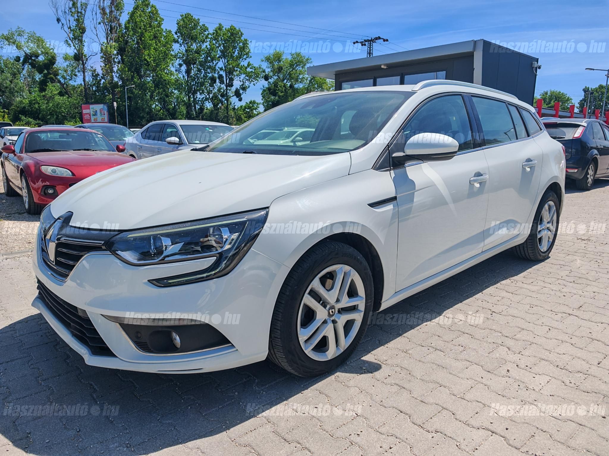 RENAULT MEGANE 2019 - 1
