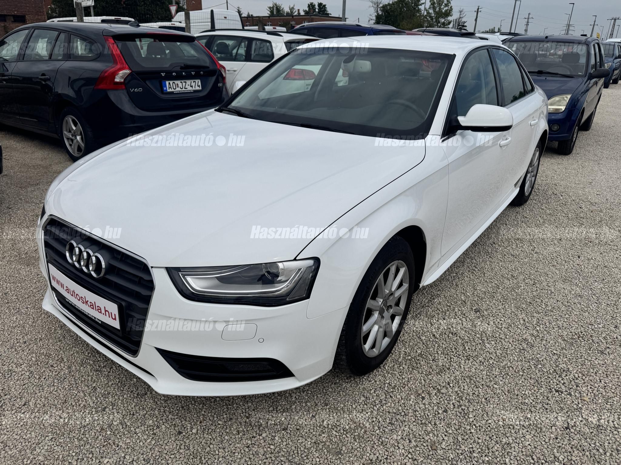 AUDI A4 2012/10 - 1