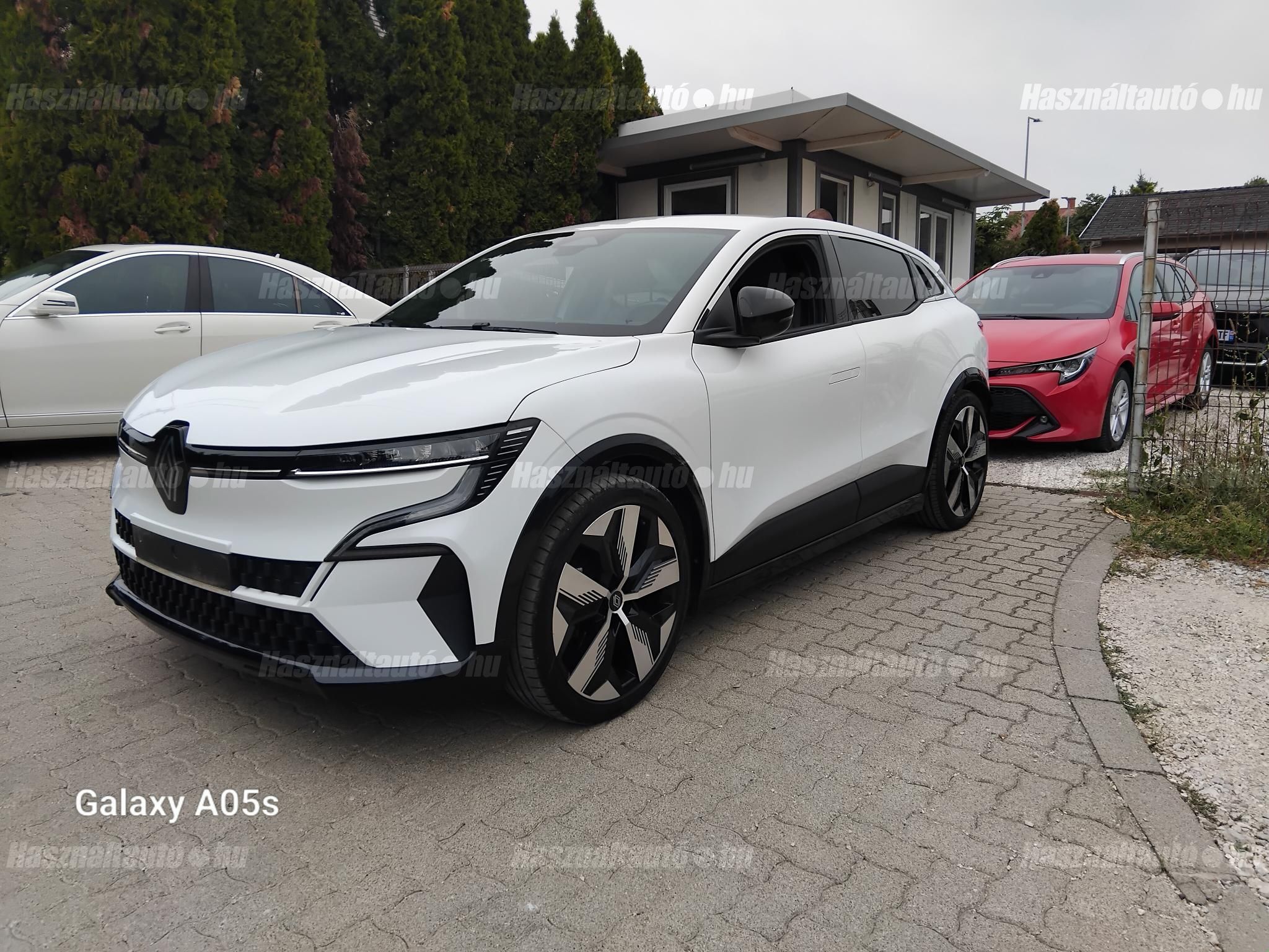RENAULT MEGANE 2022/10 - 1