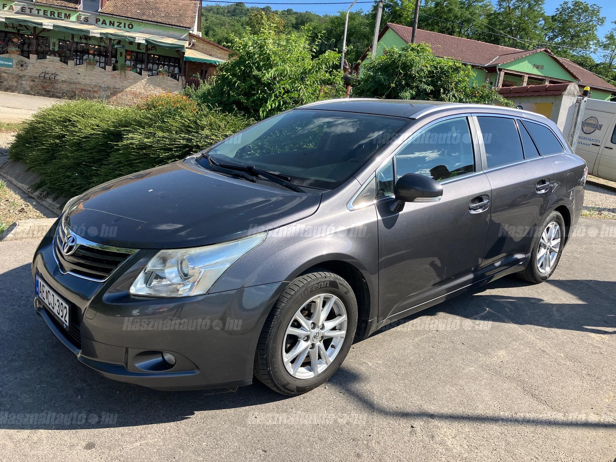 TOYOTA AVENSIS 2011/6 - 1