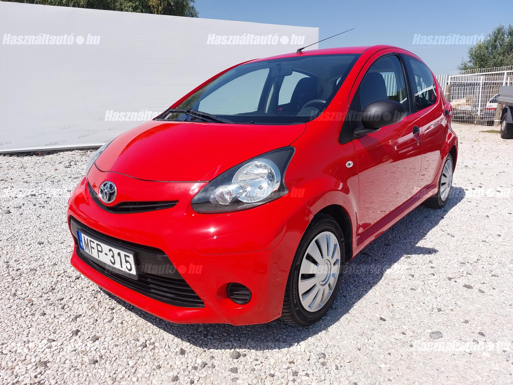 TOYOTA AYGO 2012/12 - 1
