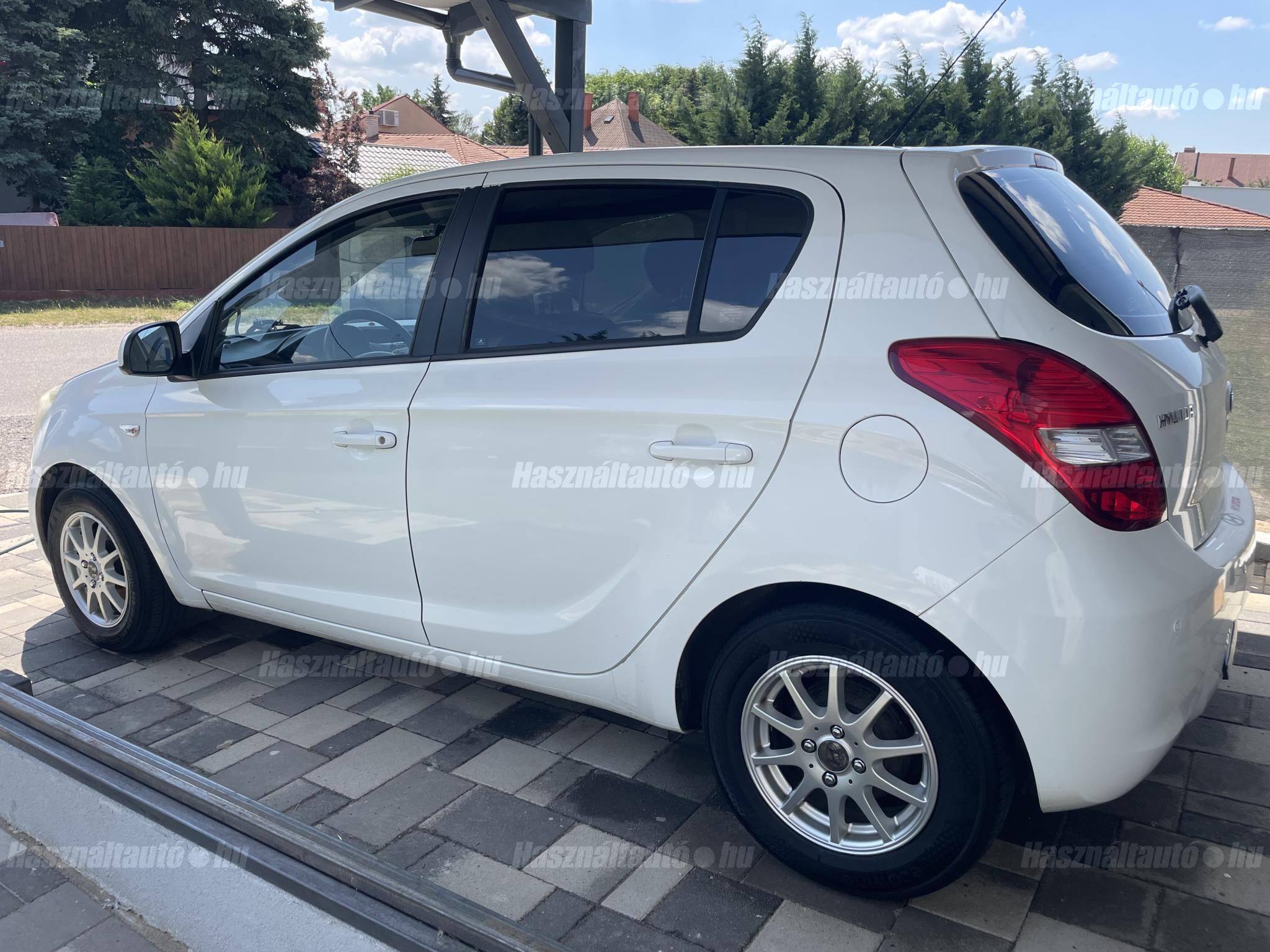 HYUNDAI I20 2010/12 - 1