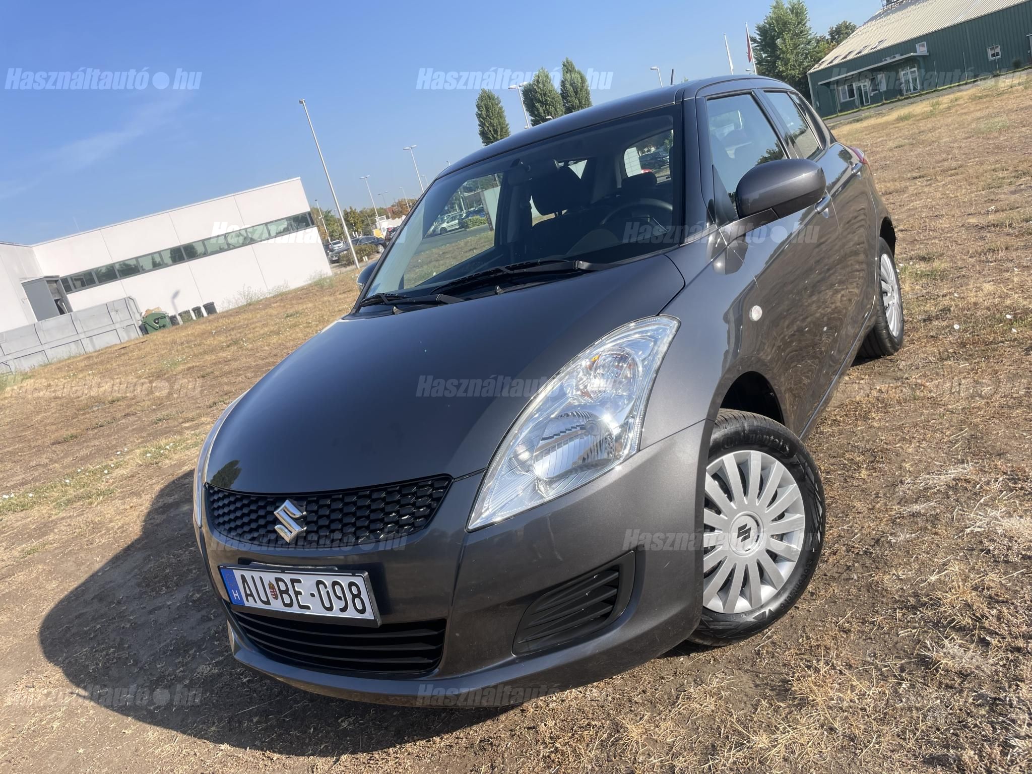 SUZUKI SWIFT 2011 - 1