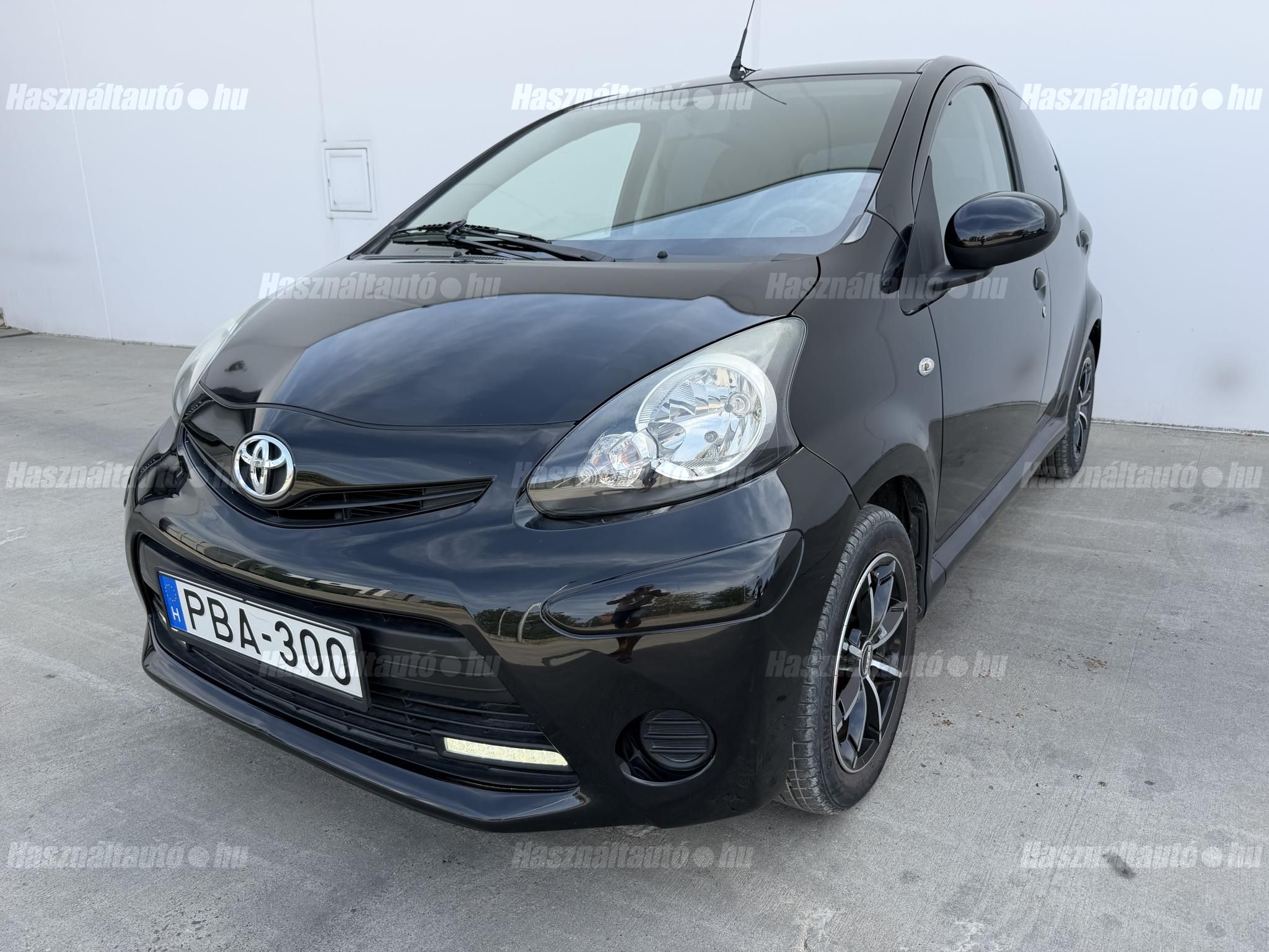 TOYOTA AYGO 2013/9 - 1