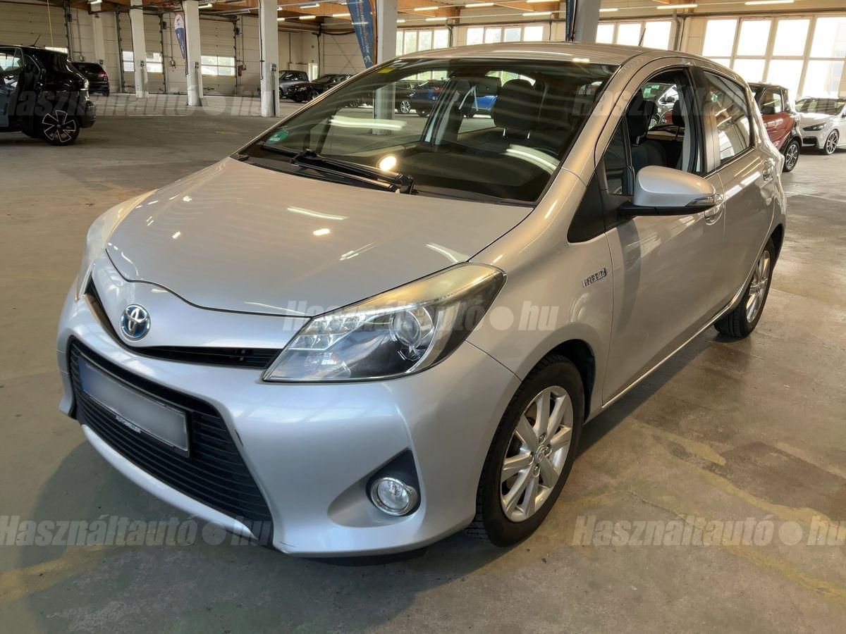 TOYOTA YARIS 2013/6 - 1