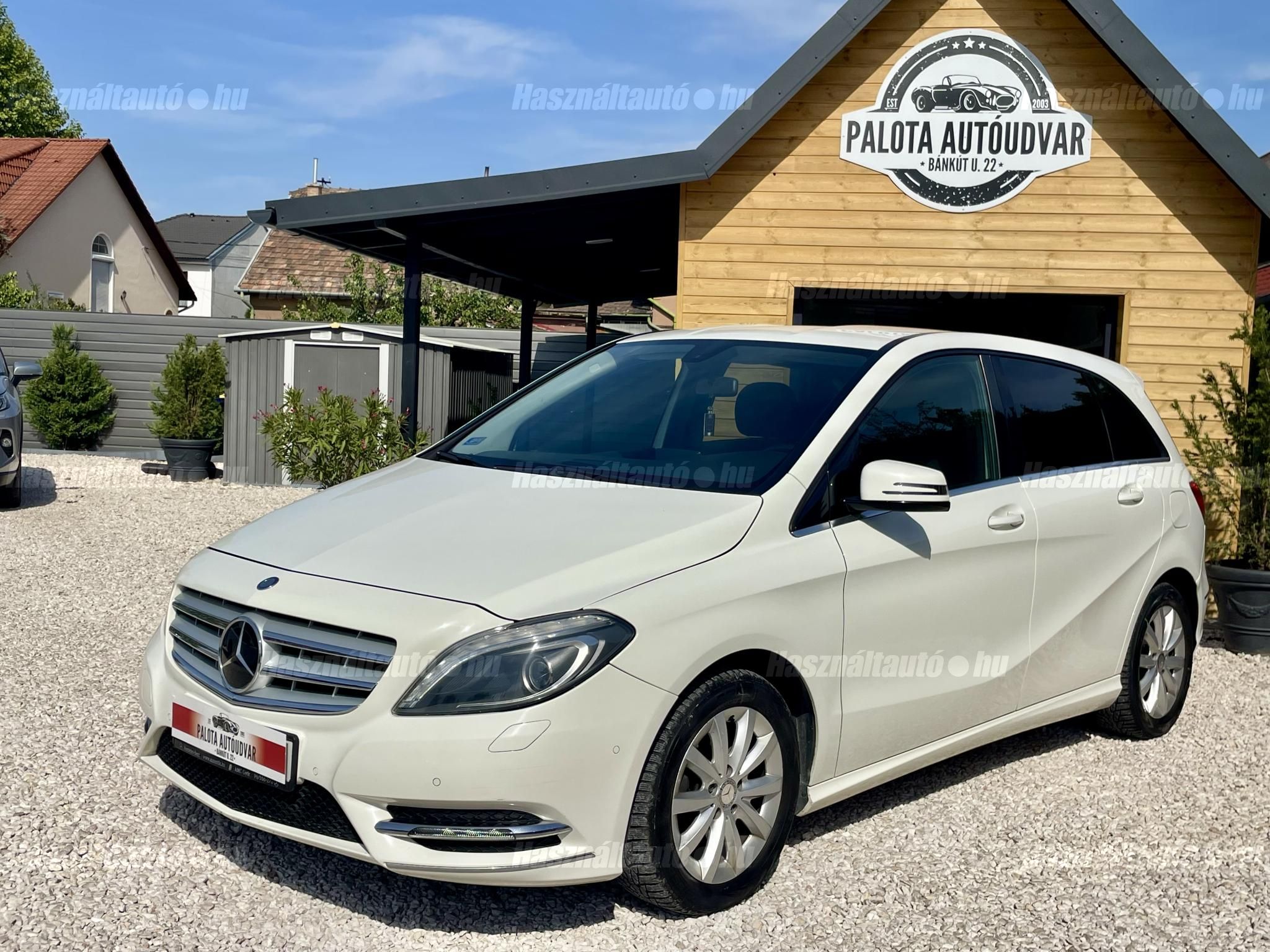 MERCEDES-BENZ B 180 2013/5 - 1