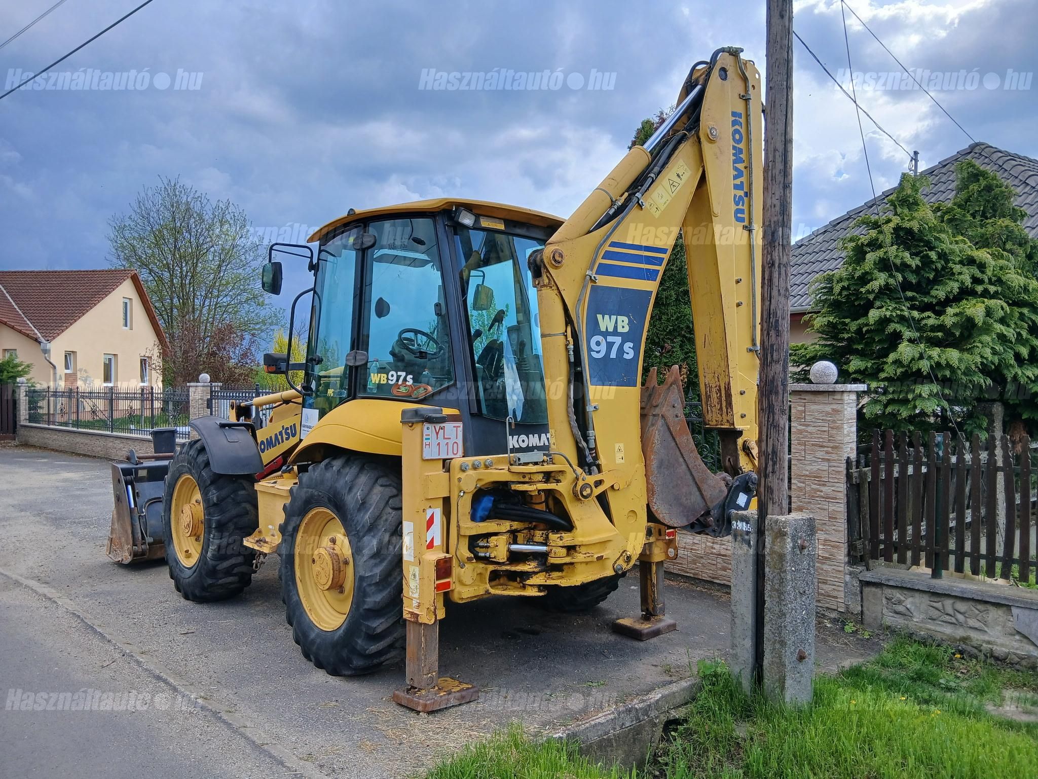 KOMATSU 2012/8 - 1