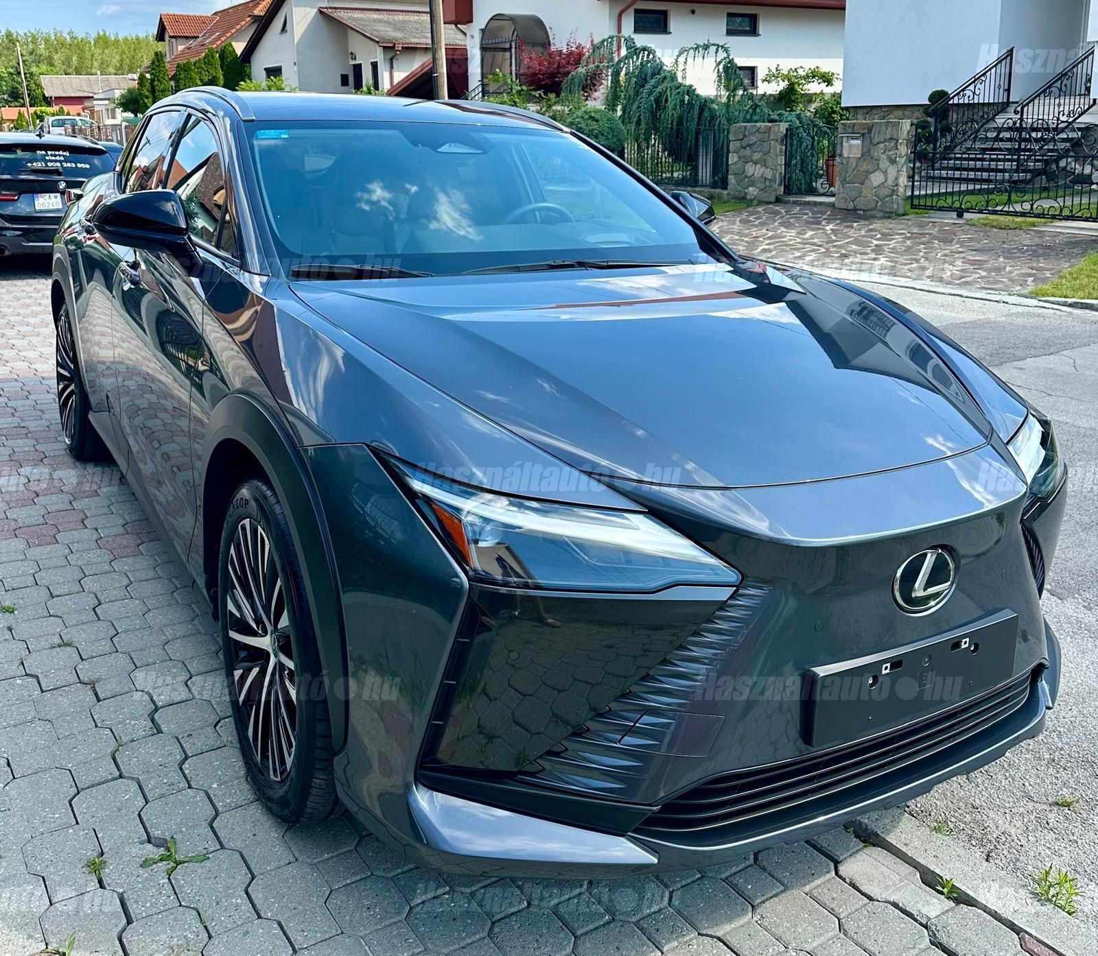 LEXUS RZ 2025/4 - 1