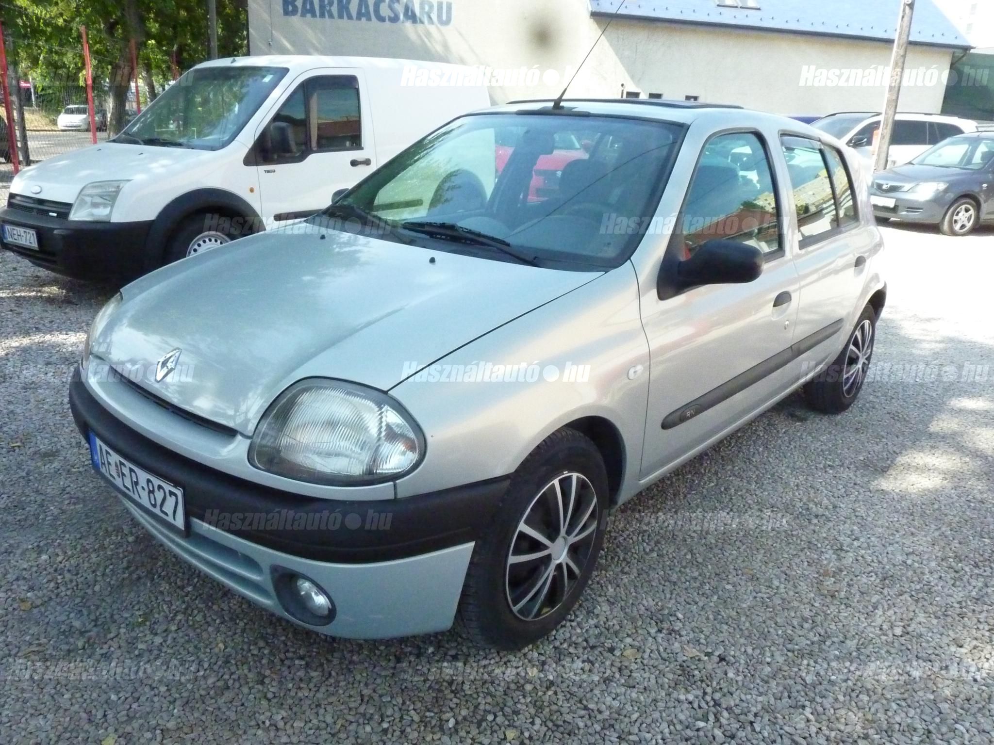 RENAULT CLIO 1999/8 - 1