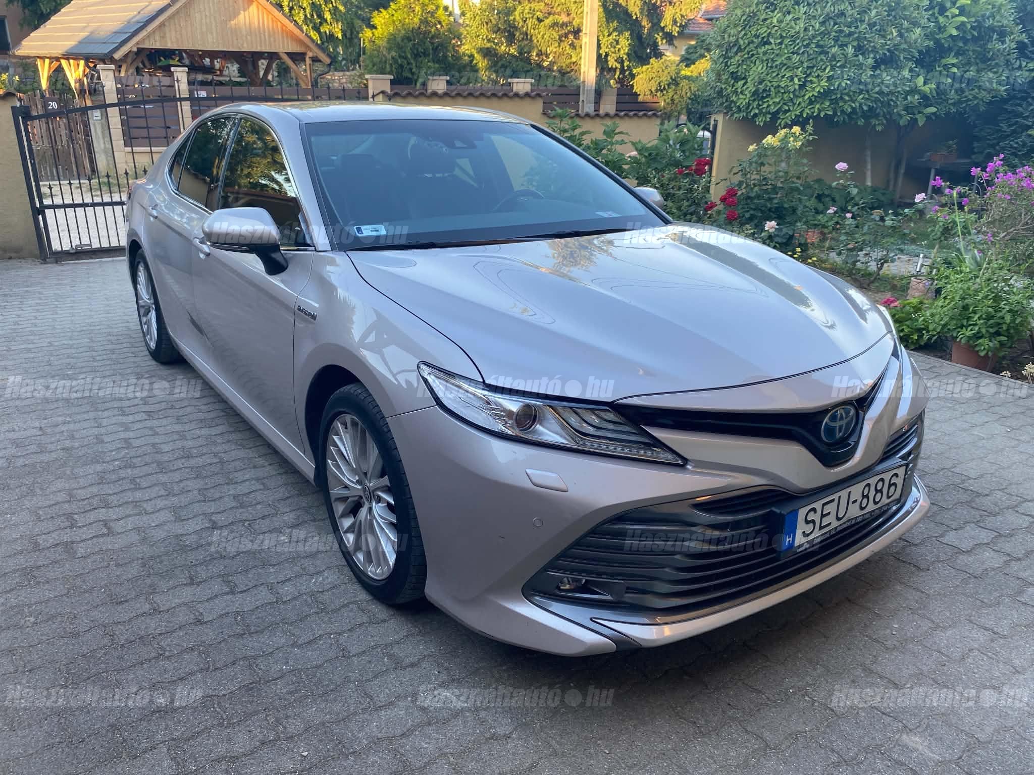 TOYOTA CAMRY 2020/6 - 1