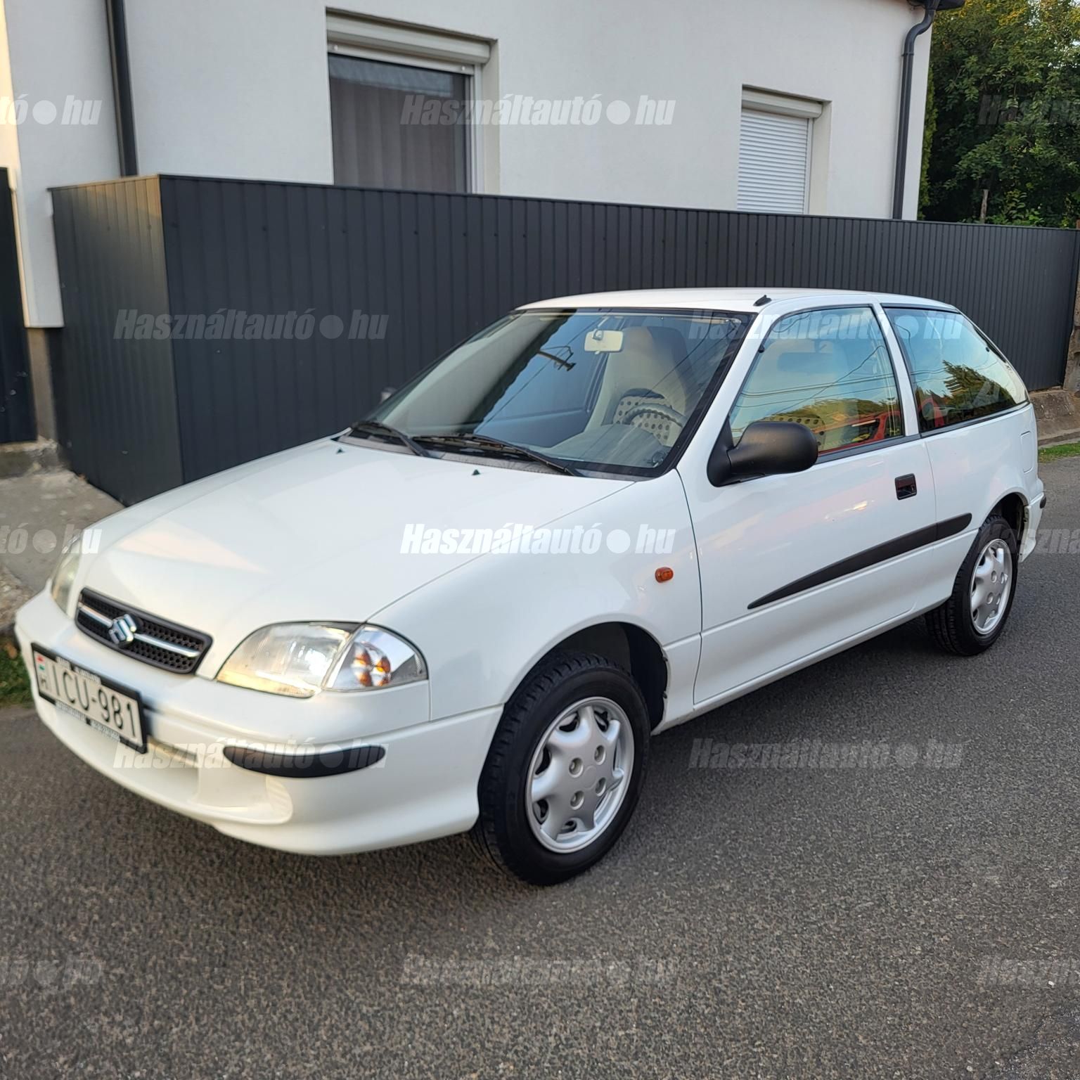 SUZUKI SWIFT 2002/7 - 1