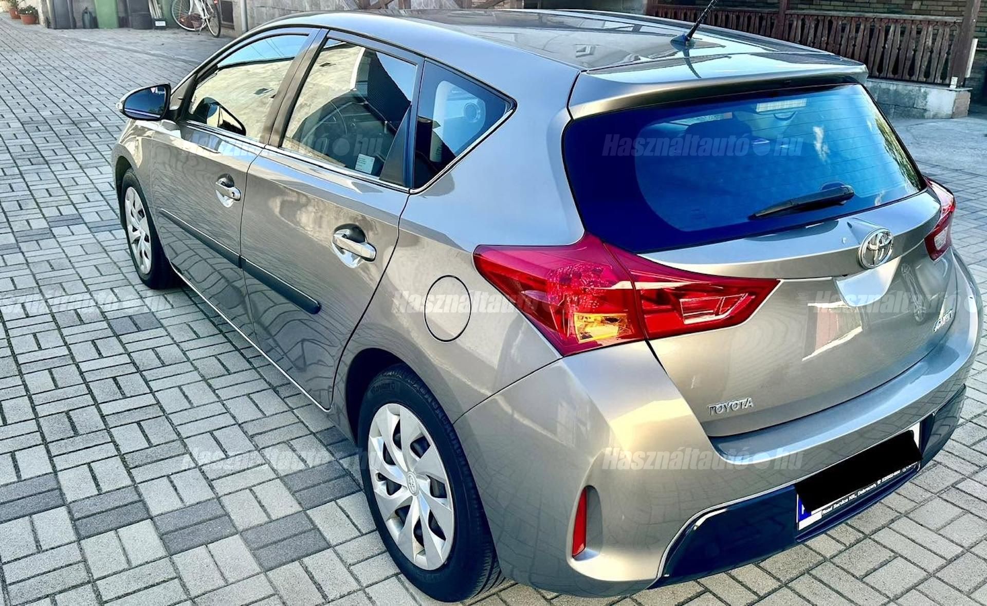 TOYOTA AURIS 2014 - 1