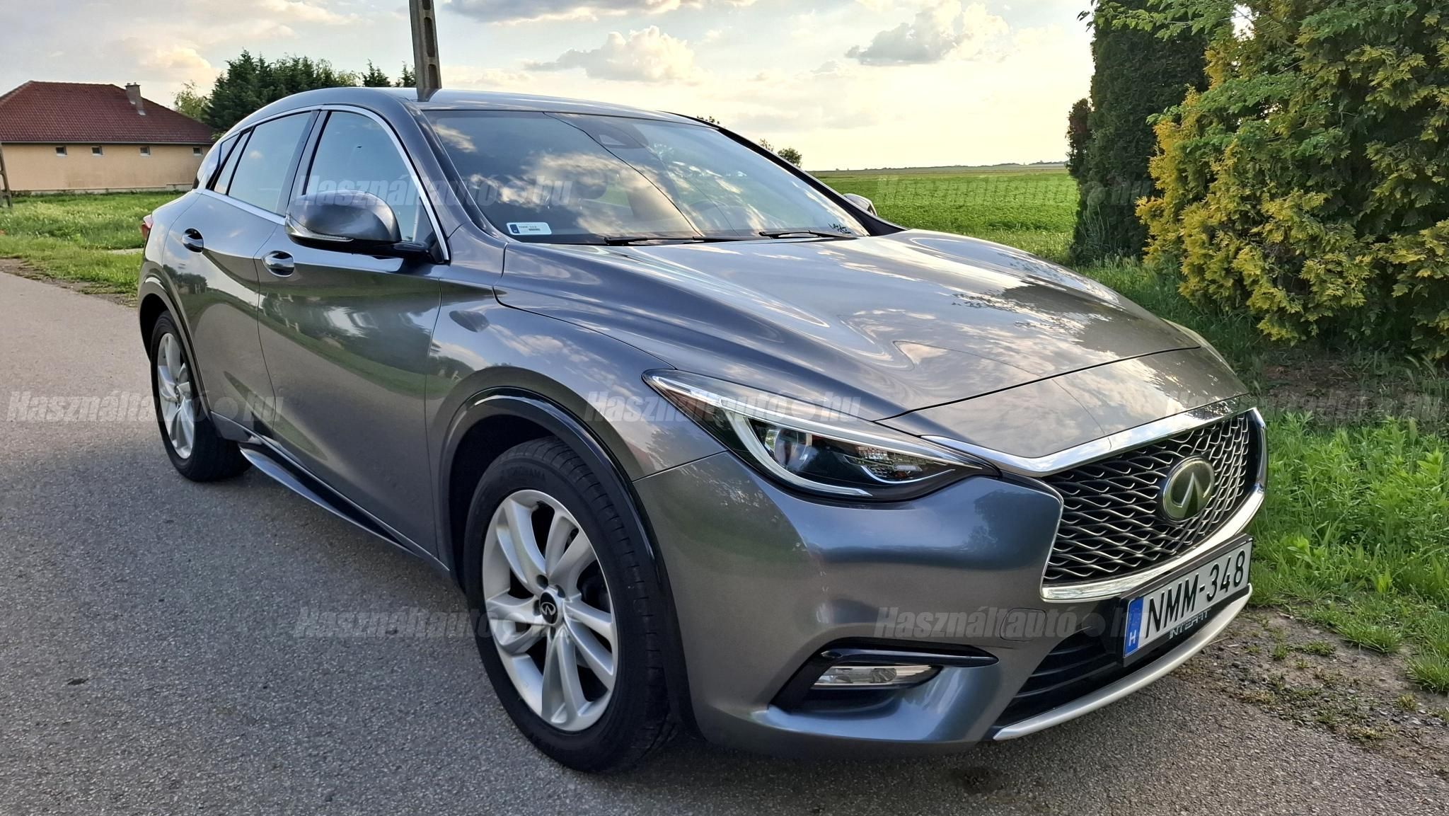 INFINITI Q30 2016 - 1