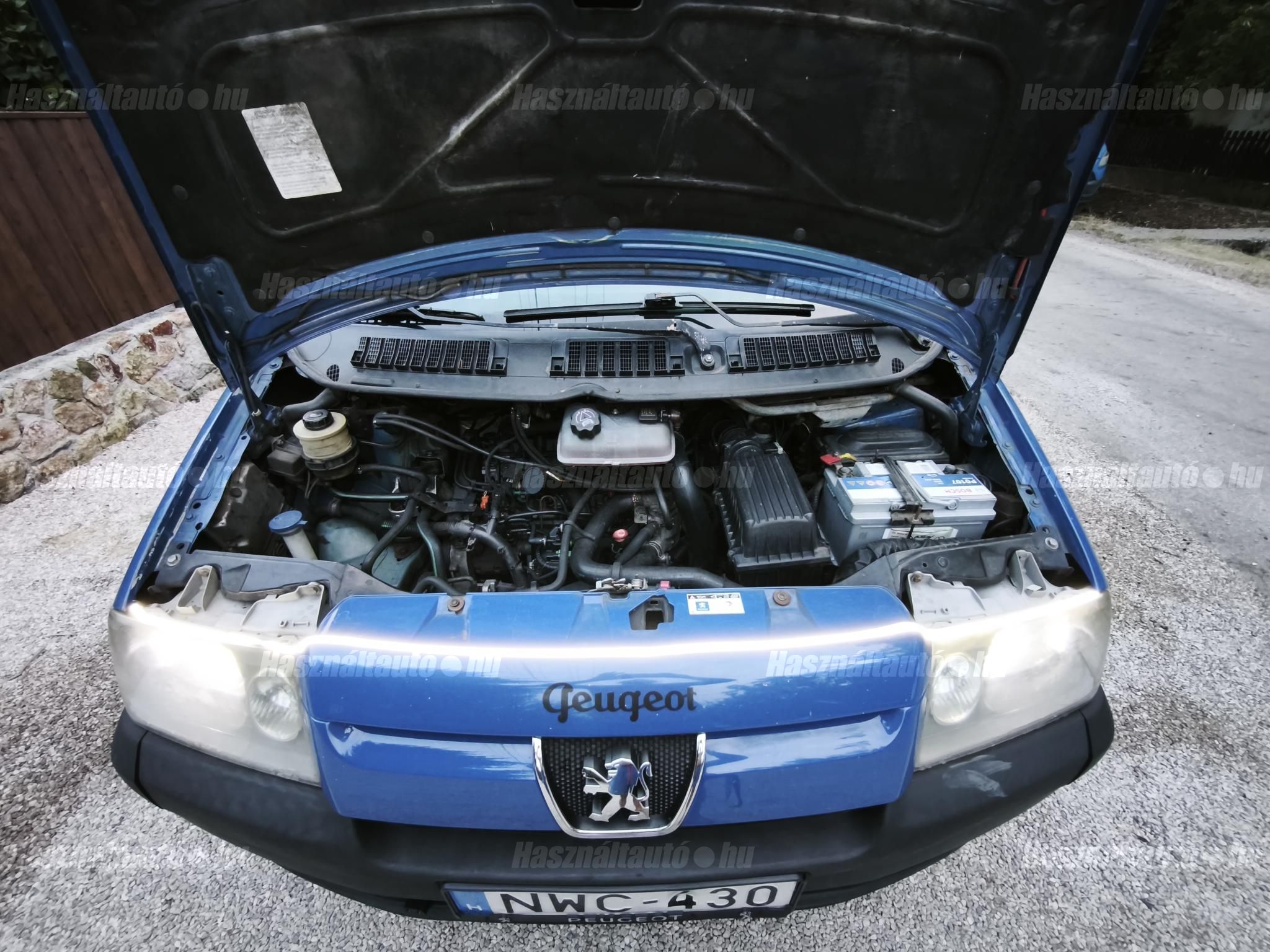PEUGEOT 2004/4 - 1