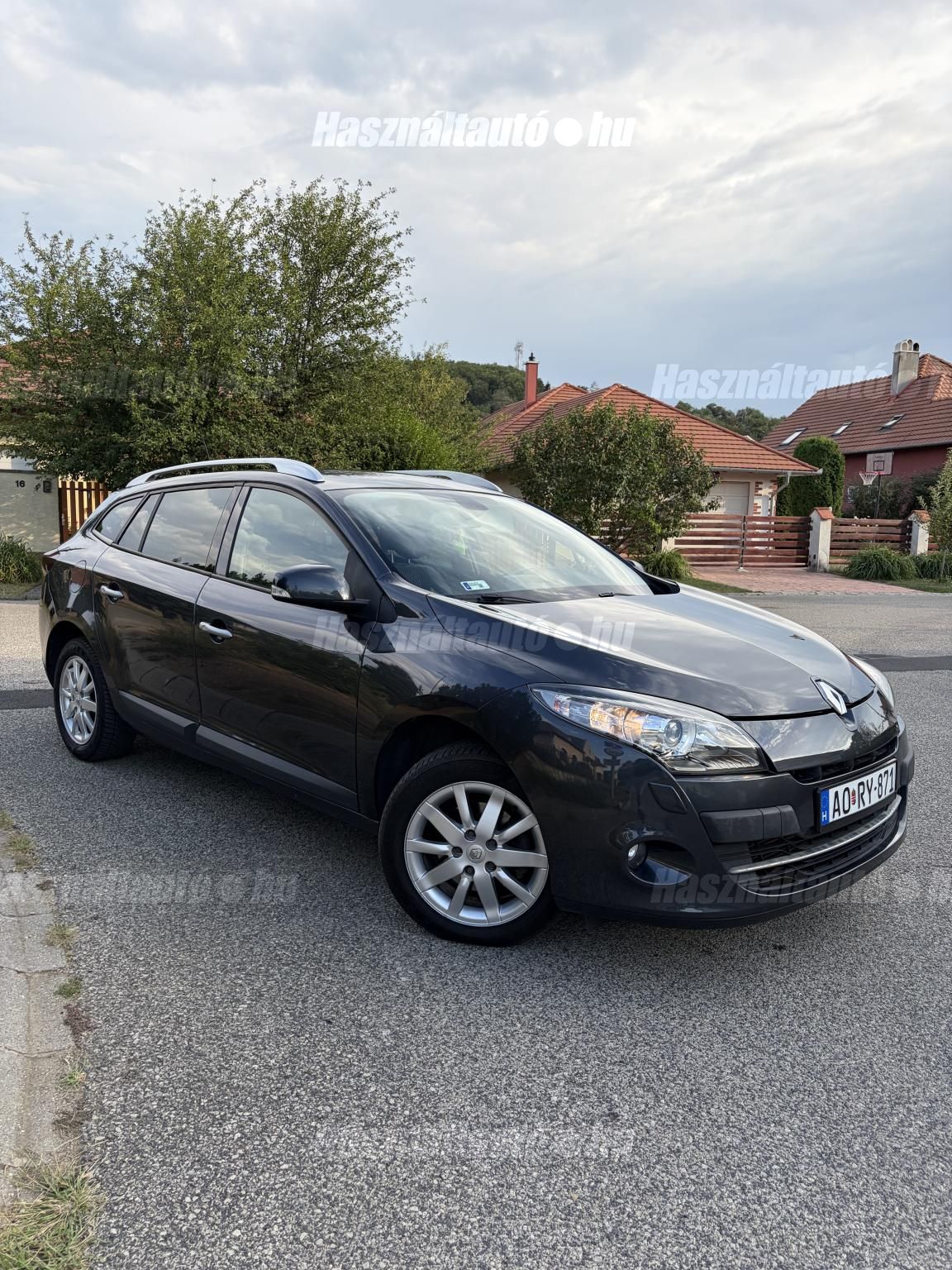 RENAULT MEGANE 2009/10 - 1