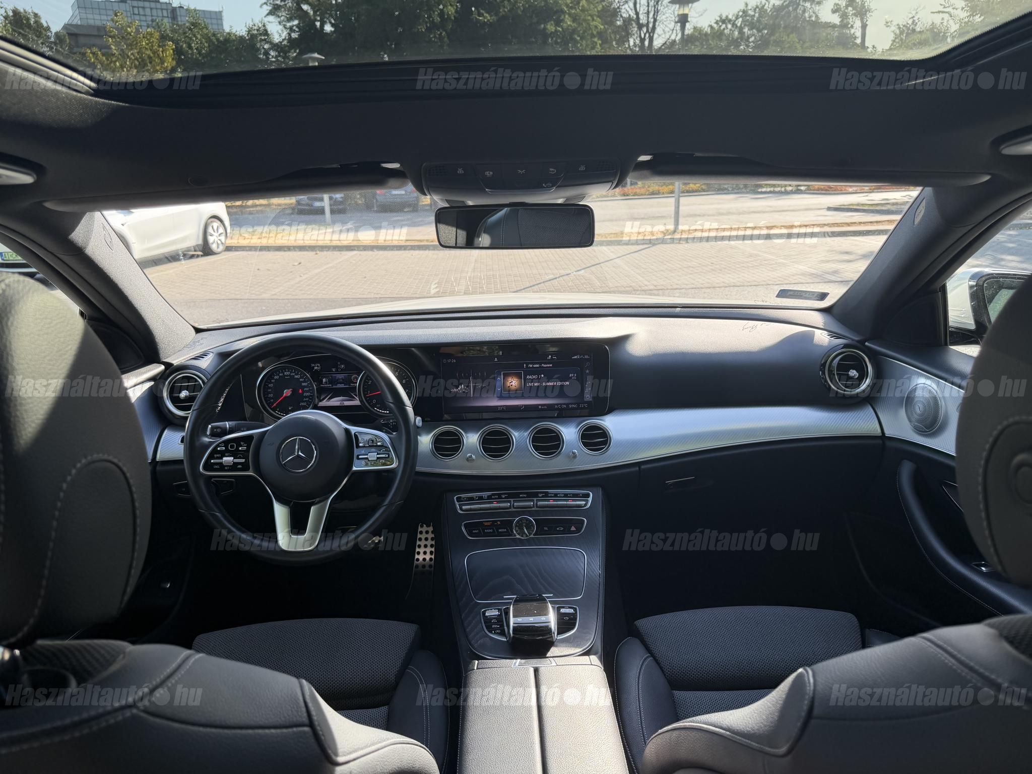 MERCEDES-BENZ E 200 2019/3 - 1
