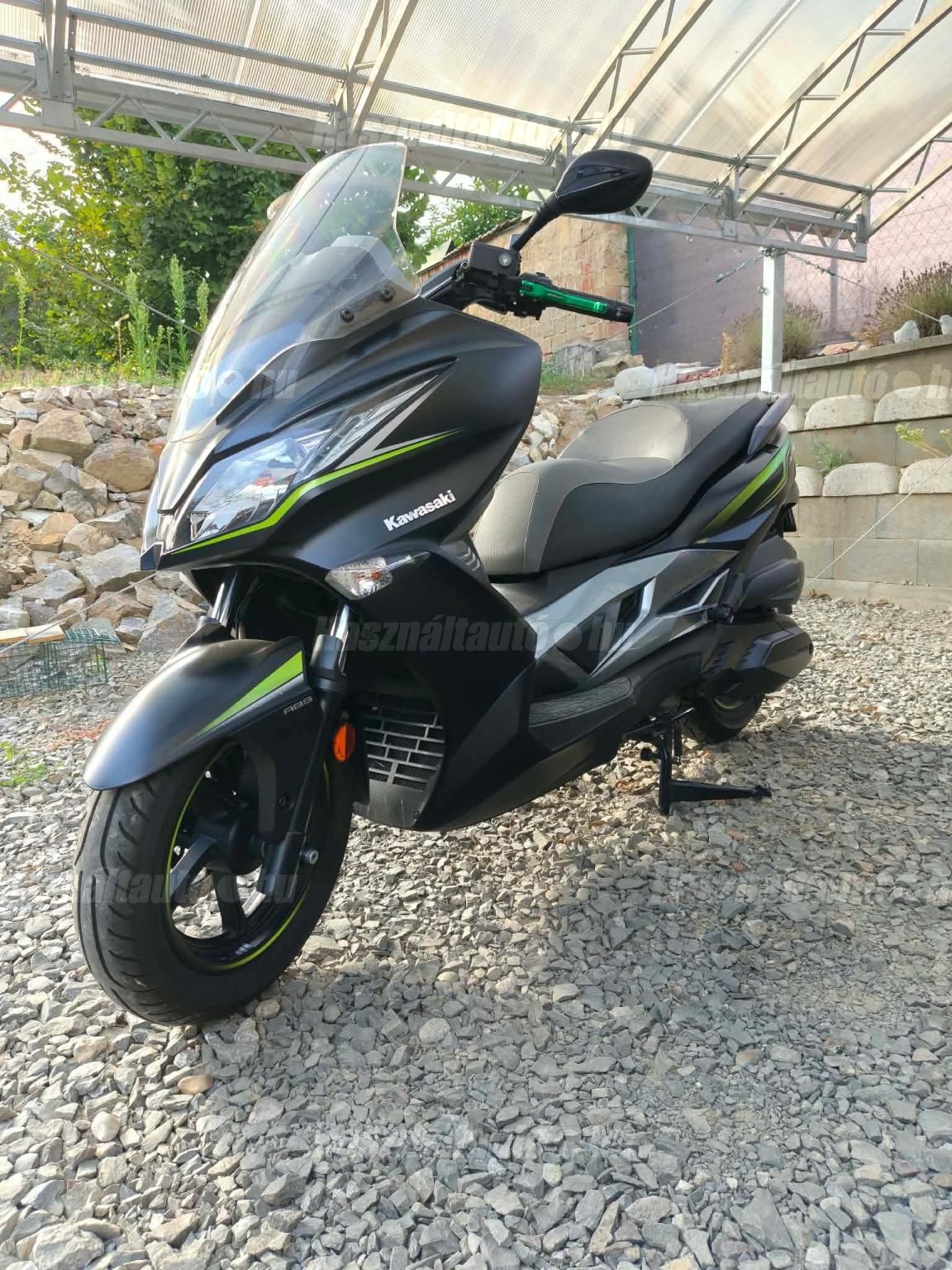 KAWASAKI J 300 2019/6 - 1