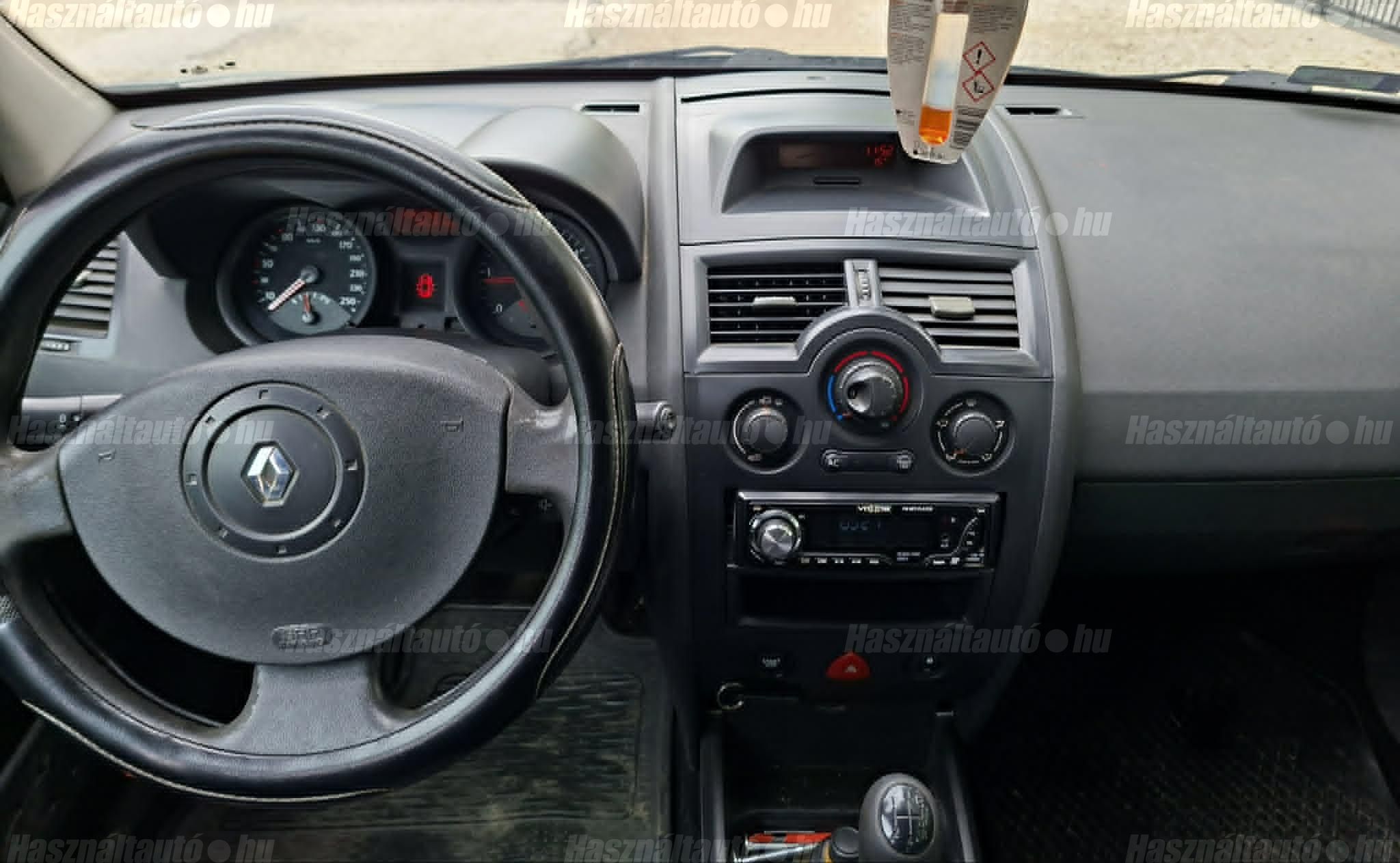 RENAULT MEGANE 2005/7 - 1