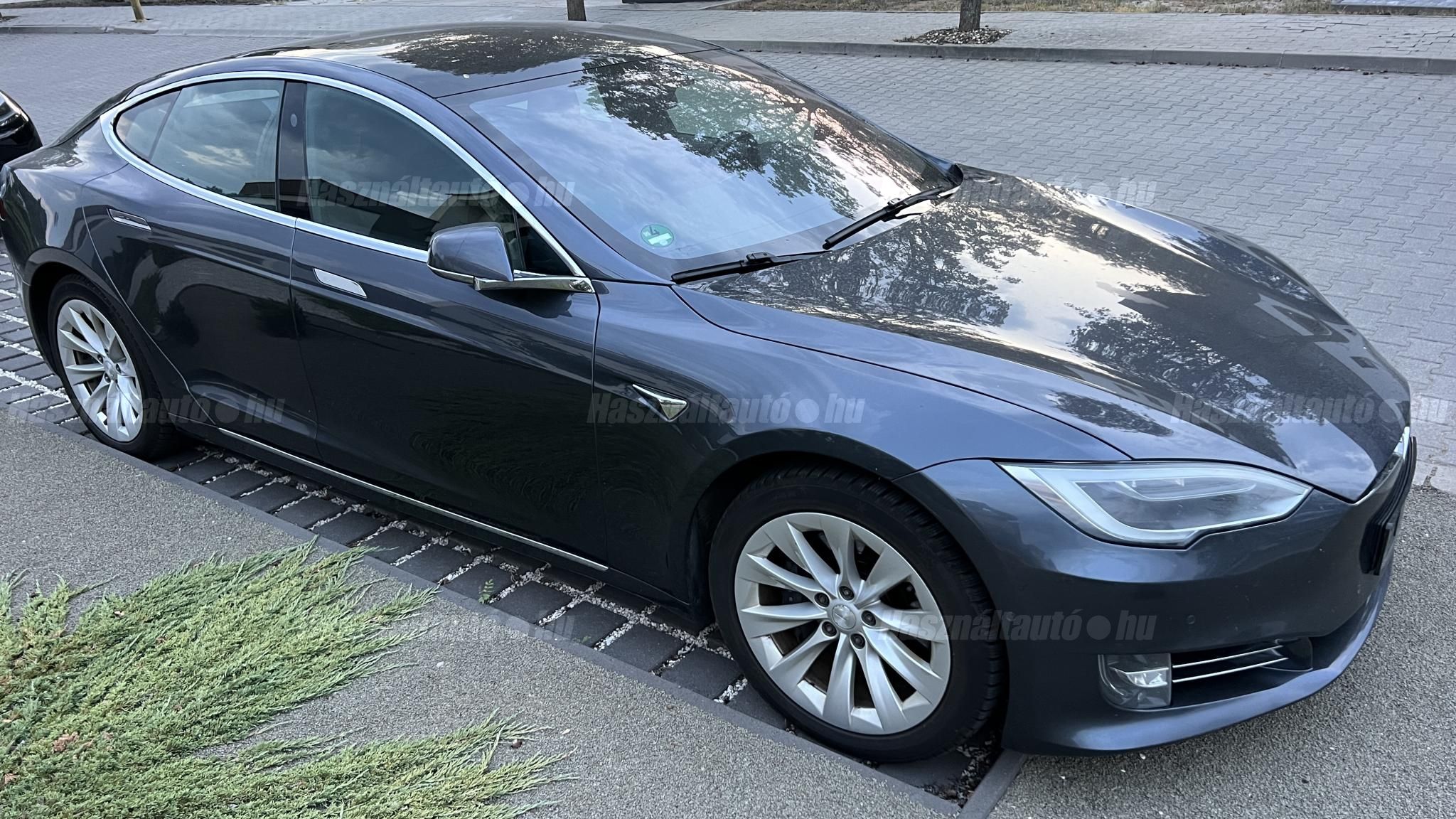 TESLA MODEL S 2018/3 - 1