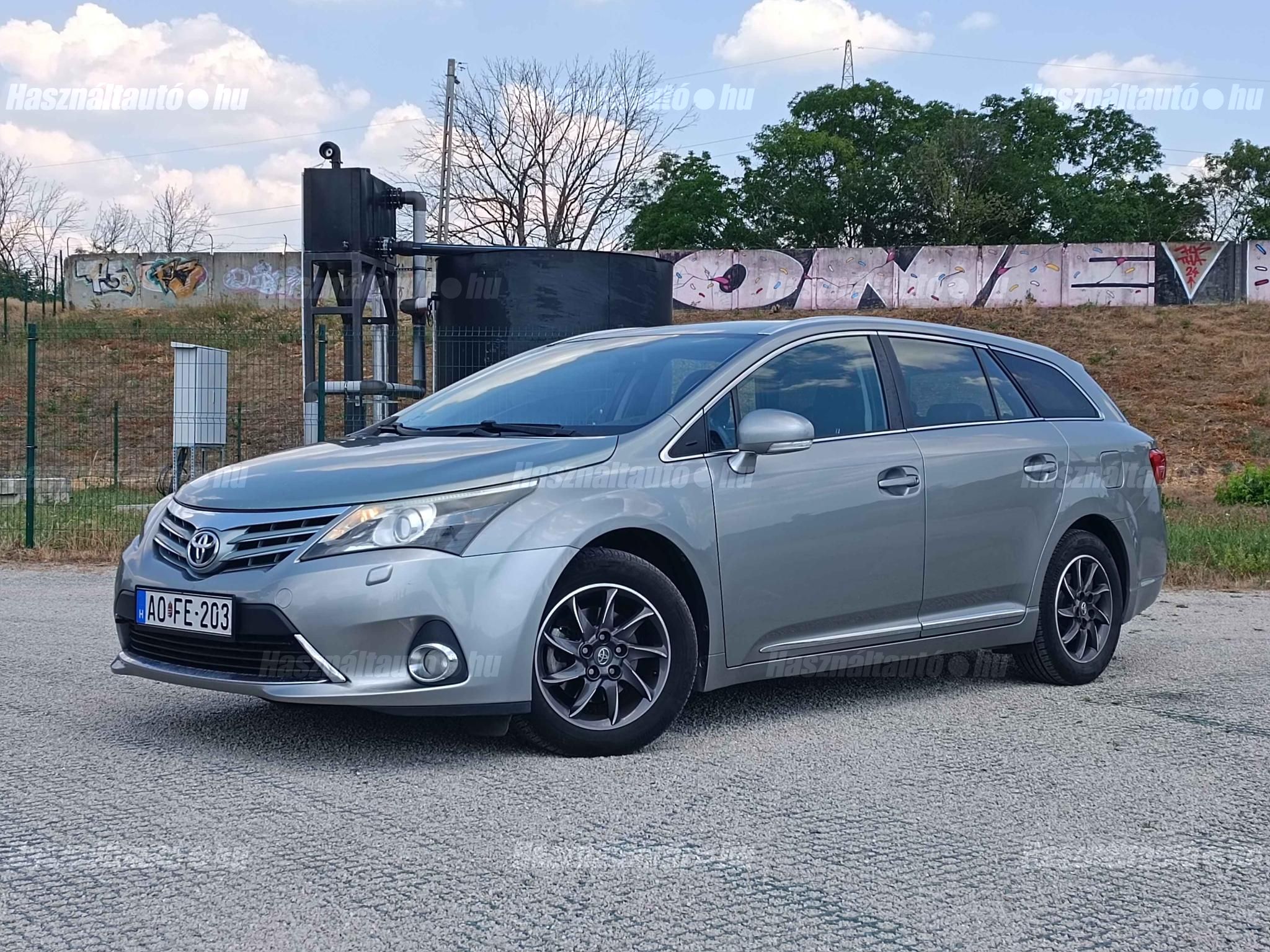 TOYOTA AVENSIS 2012/3 - 1
